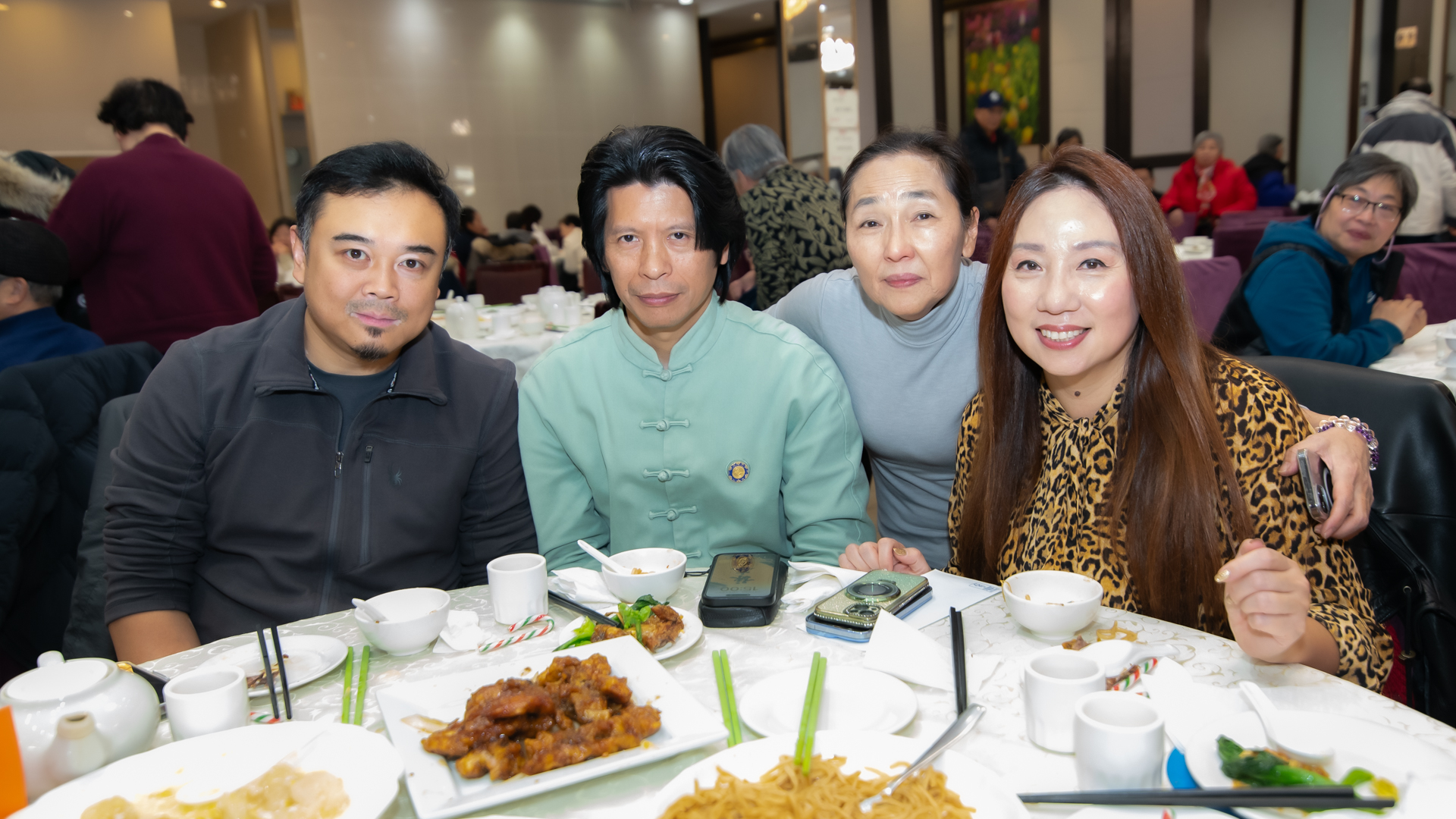 逾350位华人长者齐聚万锦圣诞午餐学习暨派对,市长盛赞前所未见