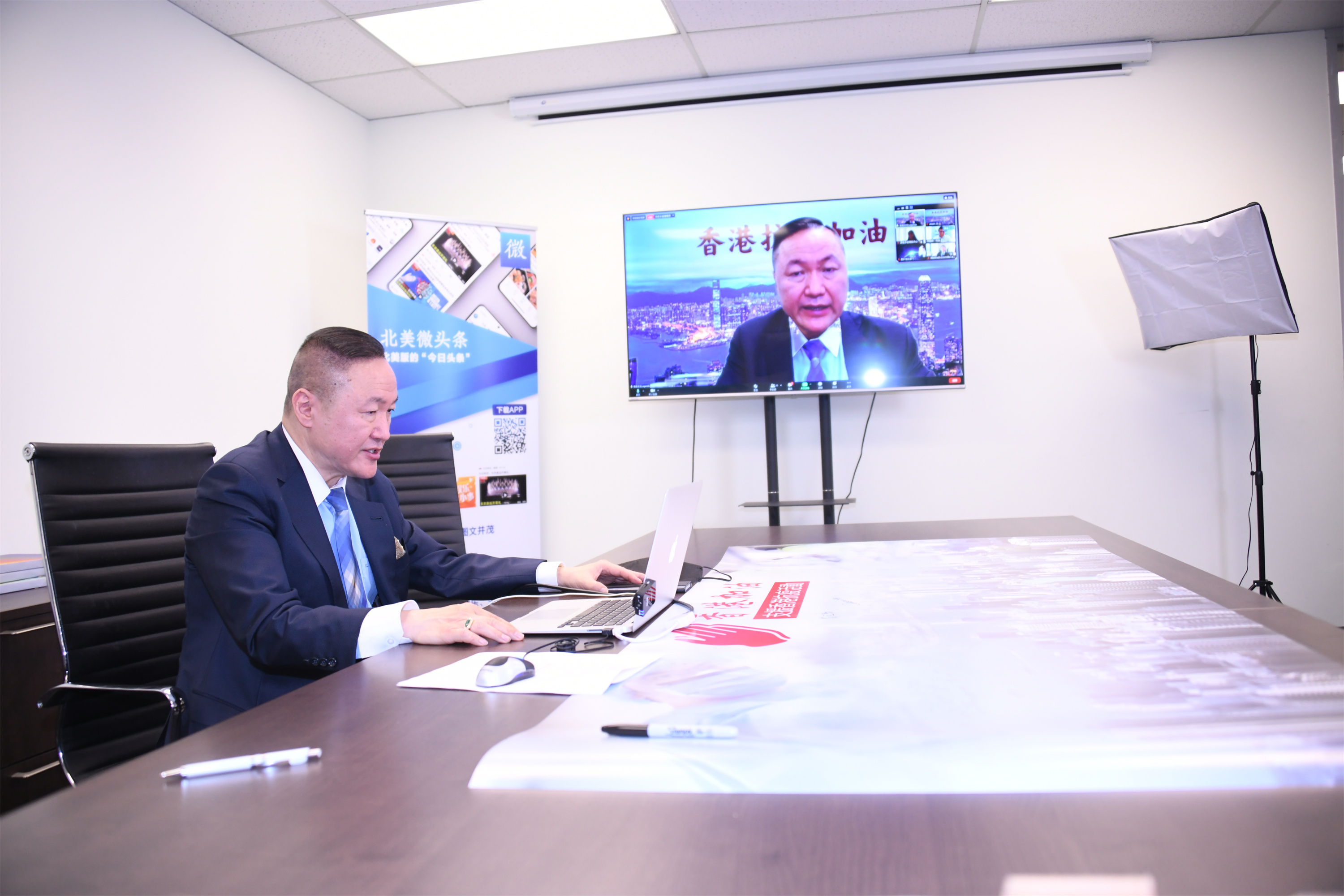 加拿大香港社团联合总会会长陆炳雄跨海捐赠生活用品支援香港火灾