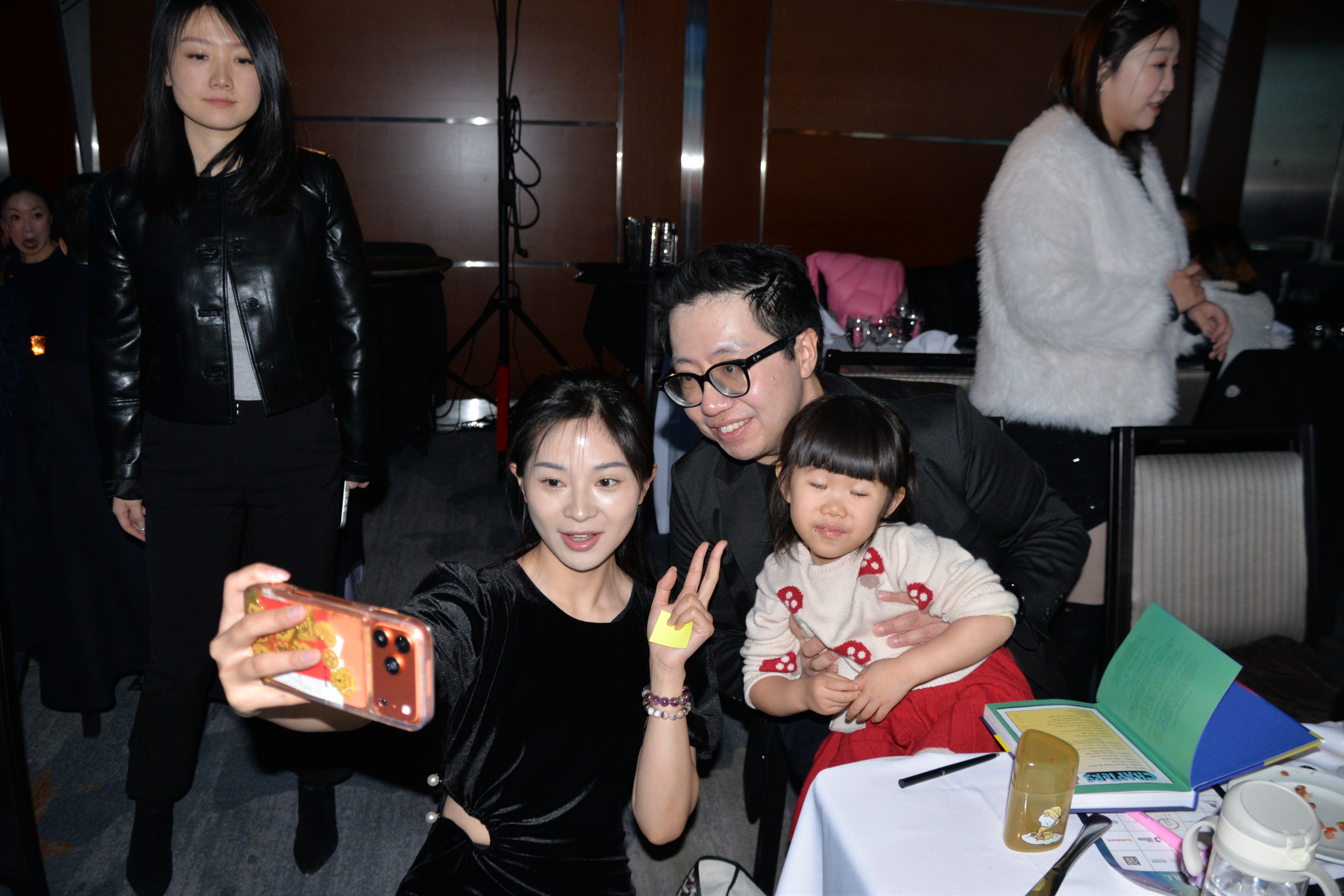 ���ɰٴ� ȺӢ���ס�����o���ŵ������������߰佱����¡�ؾ�