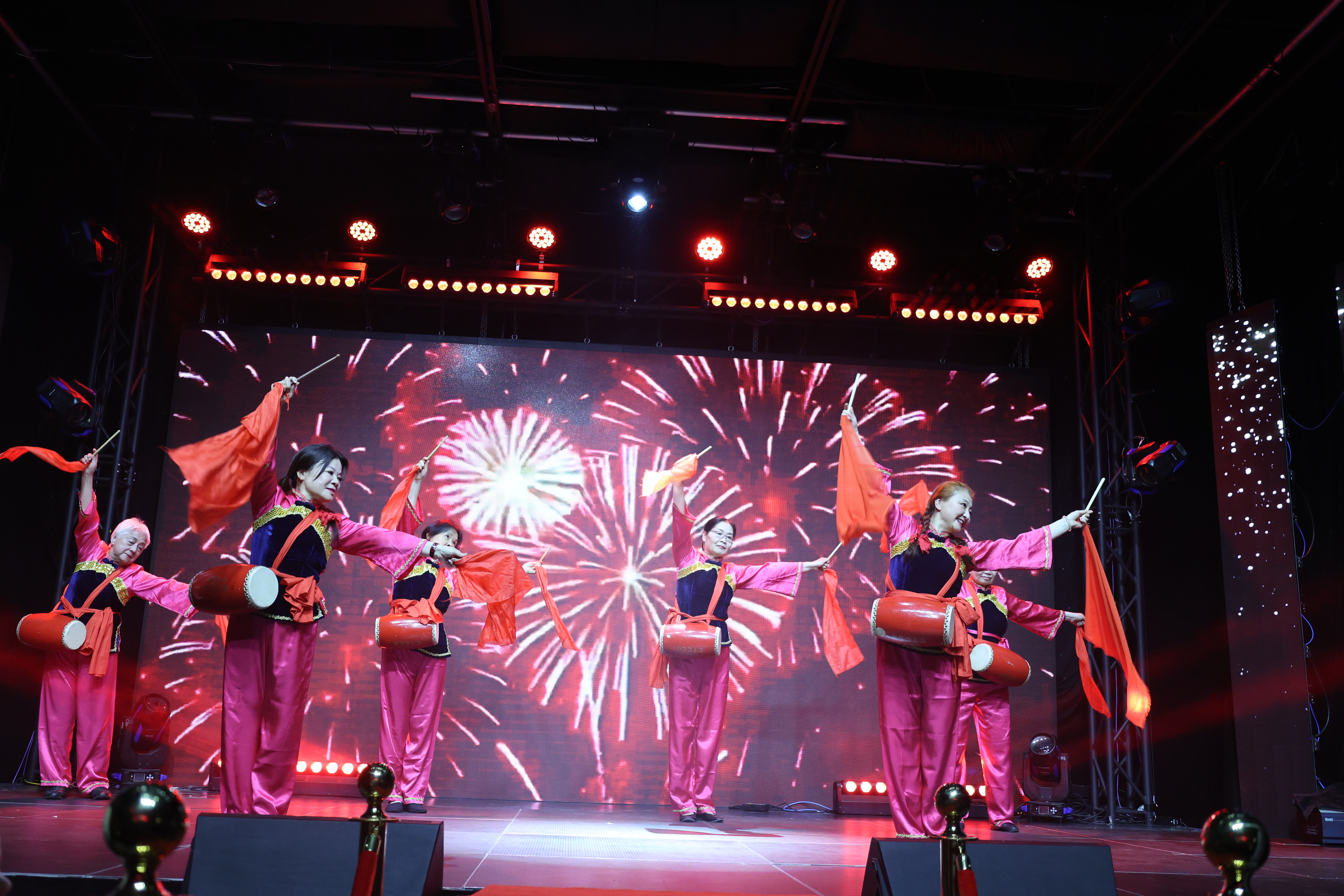 ��ʮ���� �ٺ����ţ����ô��й�רҵ��ŮЭ��¡����ף������ʮ��