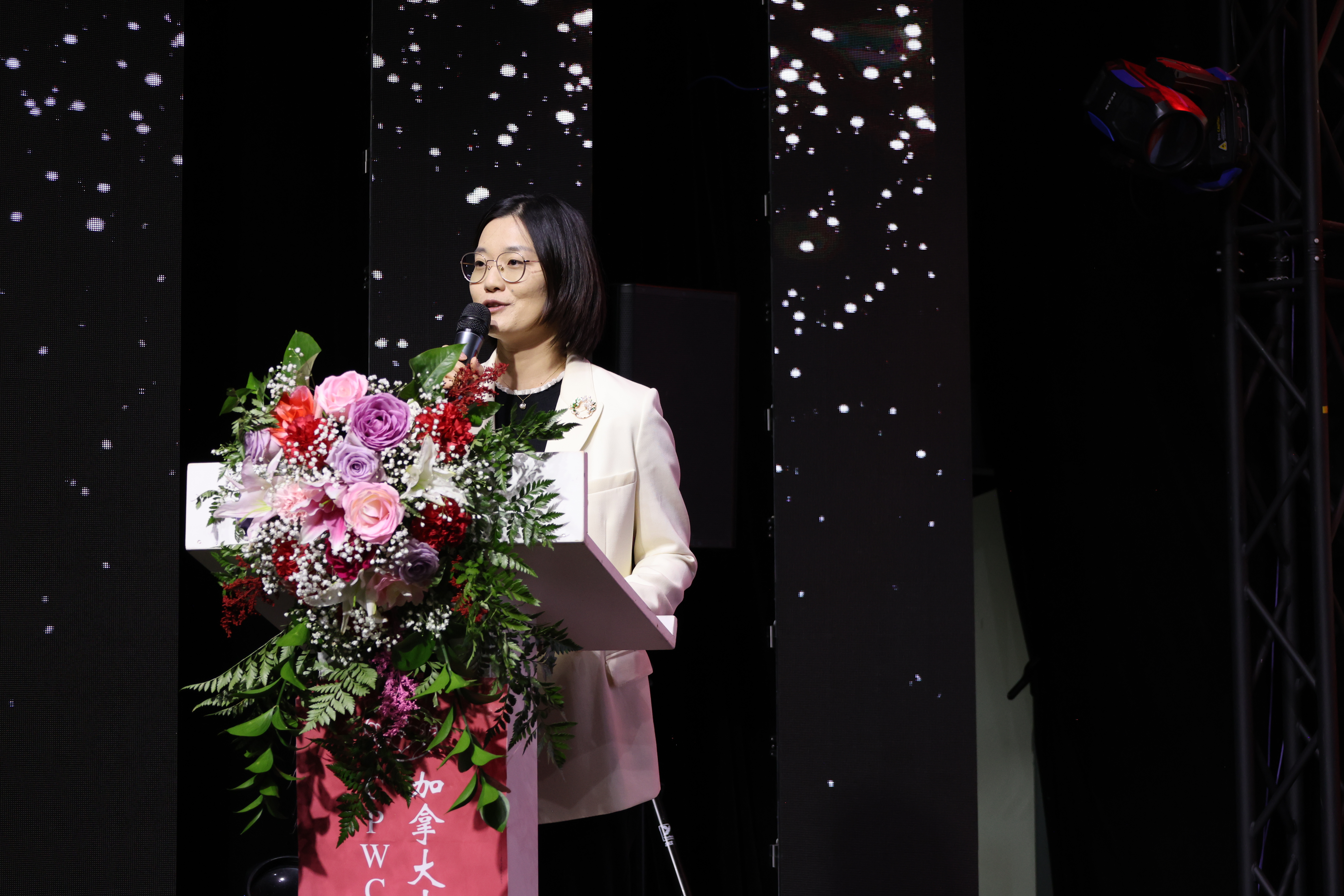 ��ʮ���� �ٺ����ţ����ô��й�רҵ��ŮЭ��¡����ף������ʮ��