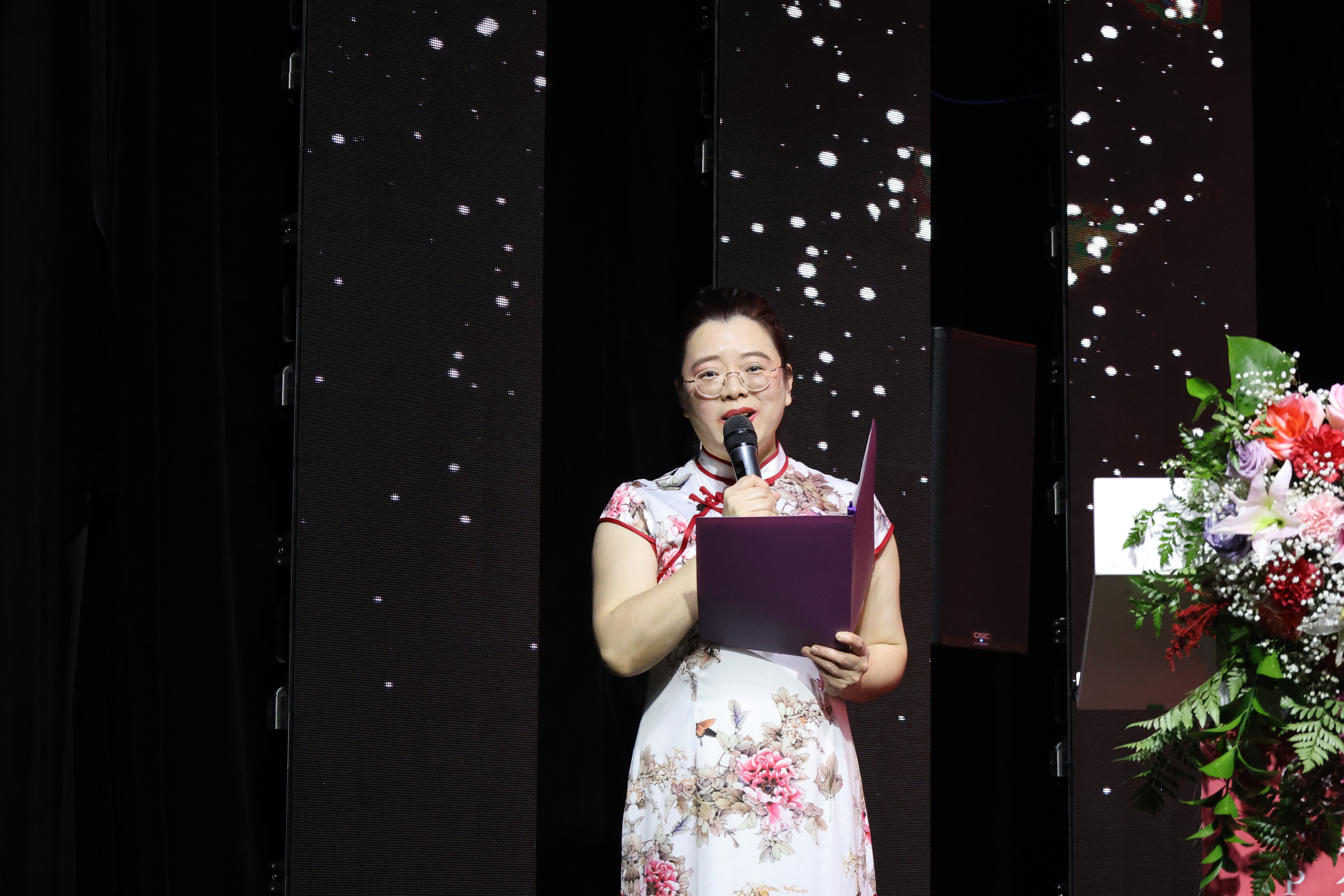 ��ʮ���� �ٺ����ţ����ô��й�רҵ��ŮЭ��¡����ף������ʮ��