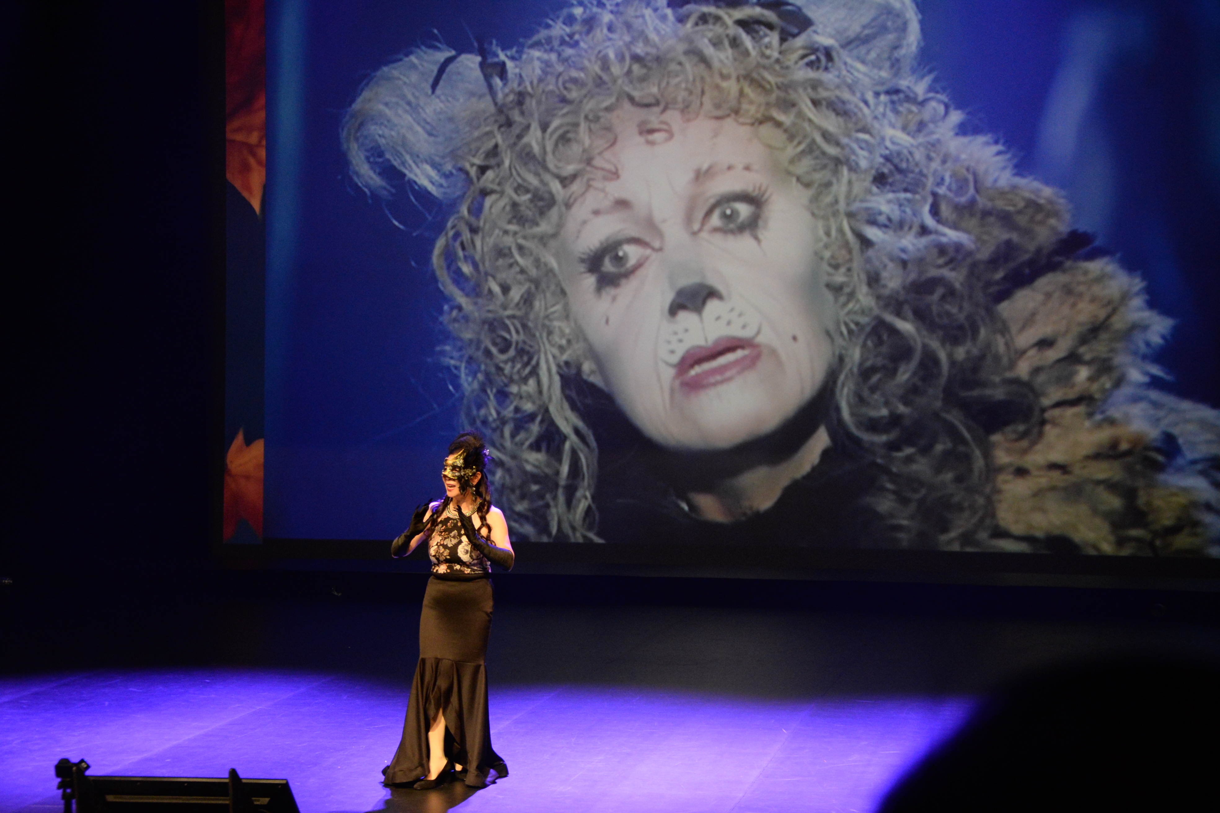 ����԰���顤��������Ƹ����ݳ��ᡱԲ�����У�