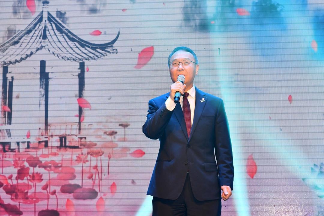 加拿大深圳社团联合总会成功举办深爱慈善之夜答谢庆功暨圣诞迎新