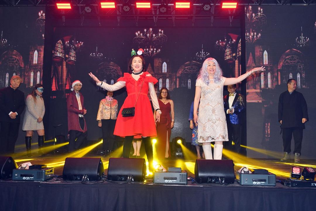 加拿大深圳社团联合总会成功举办深爱慈善之夜答谢庆功暨圣诞迎新