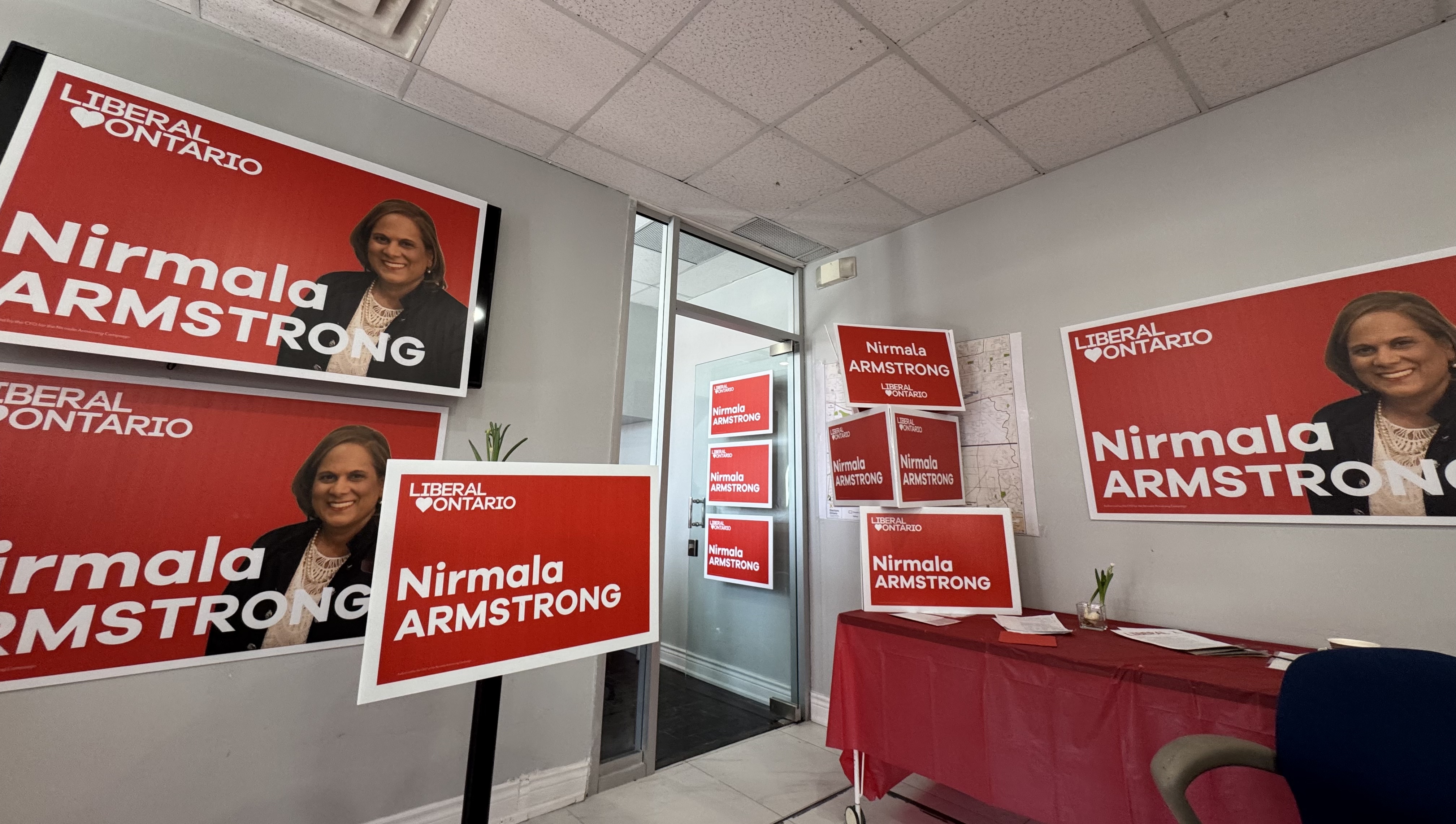 Nirmala  Armstrong  Ϊս