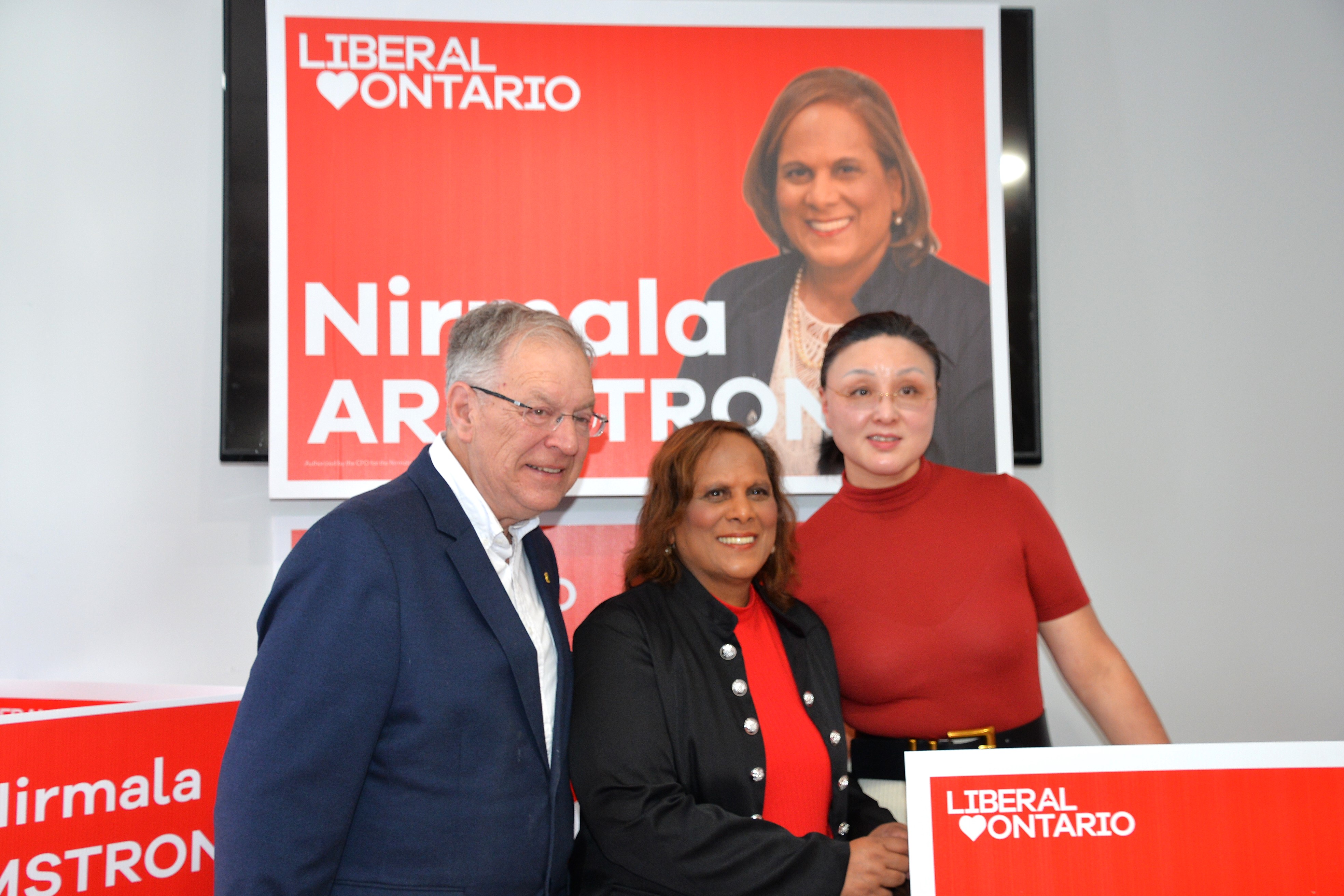 Nirmala  Armstrong  Ϊս
