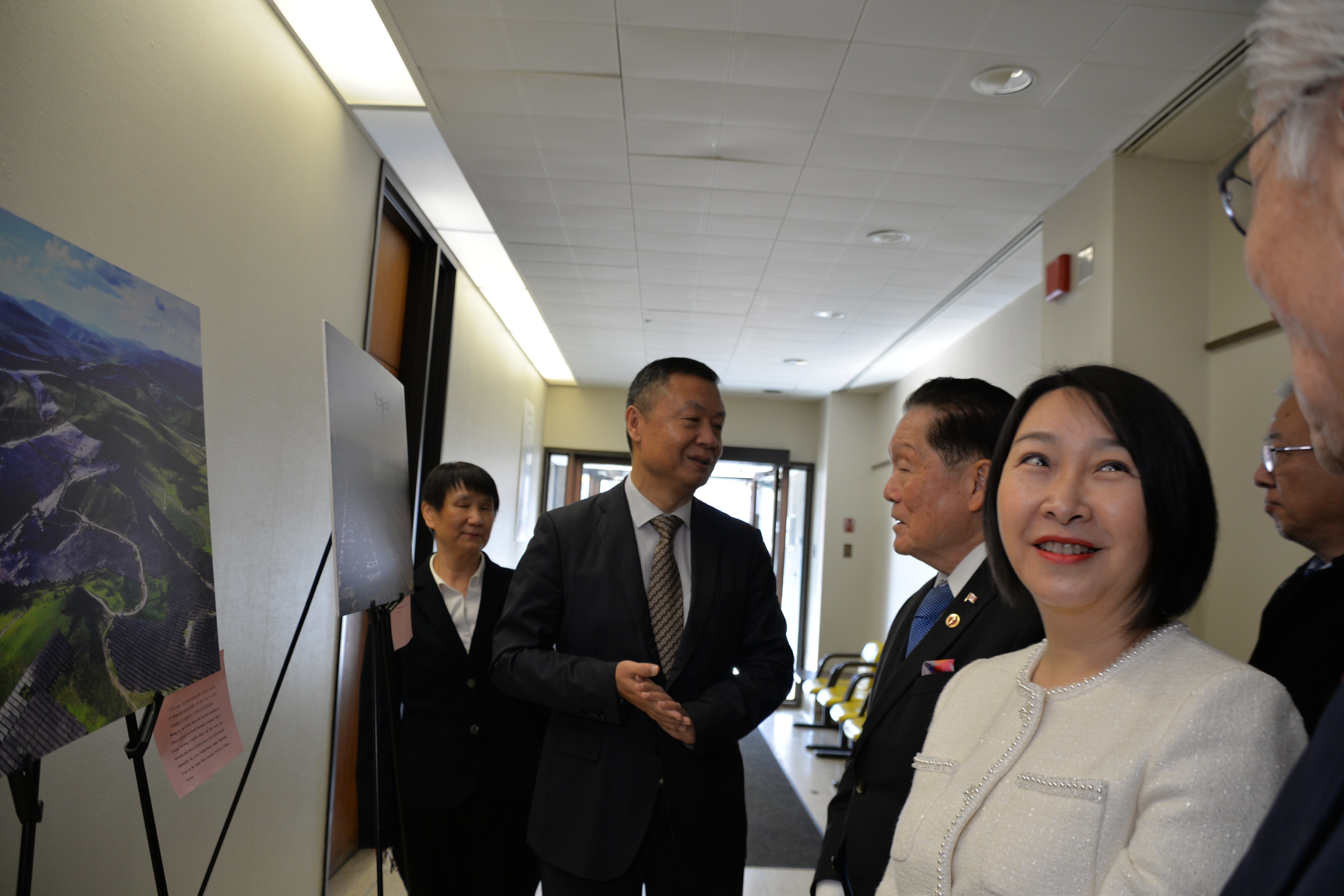 �й�פ���׶�����ݾٰ조������������ ���������й�����������