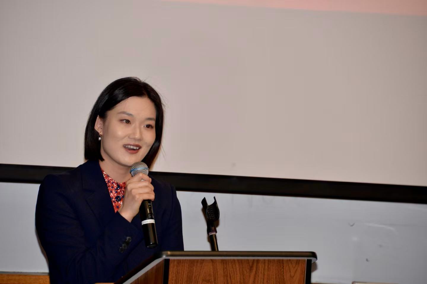 פ���׶�����ݾٰ조������������ ���������й�����������