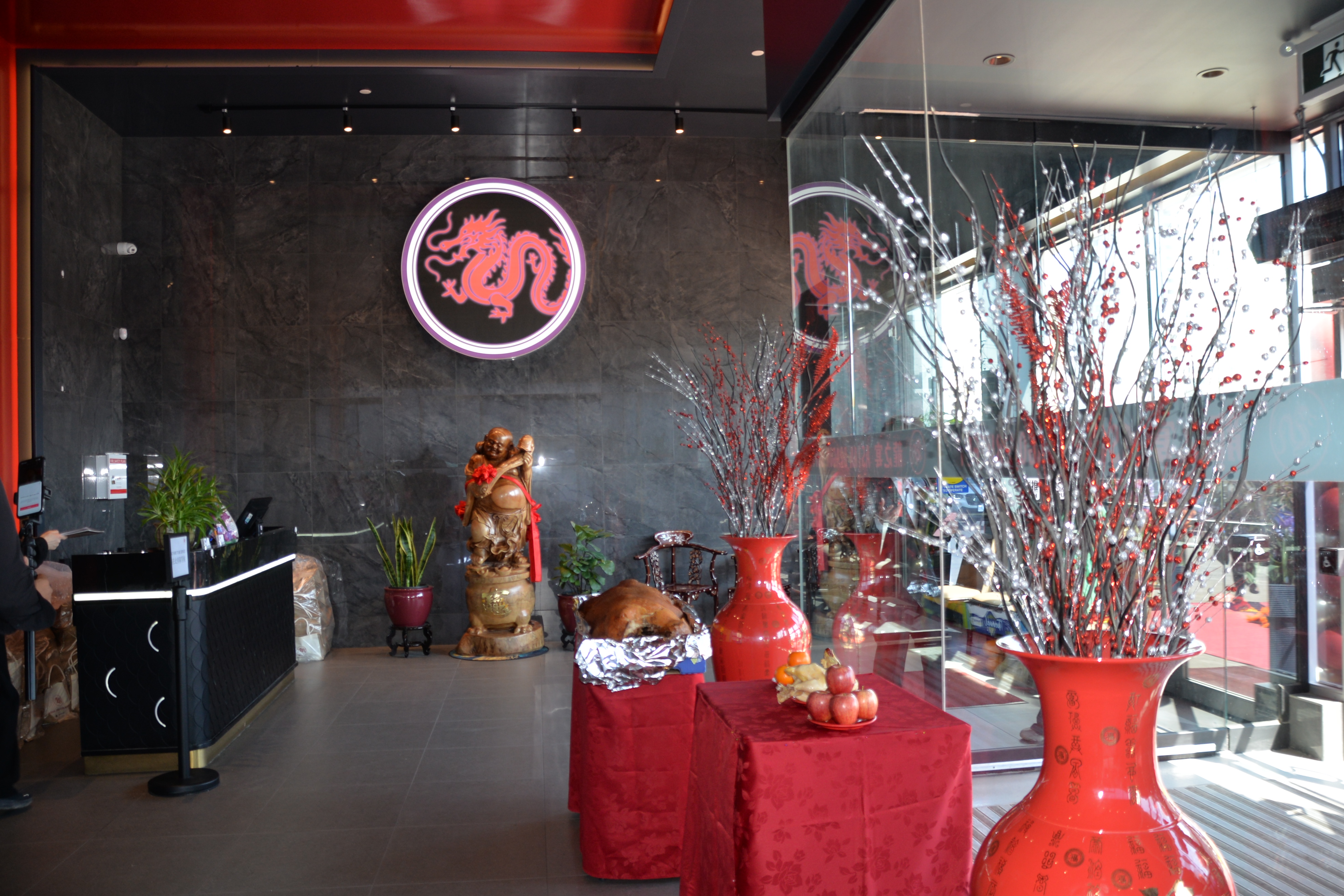 Asian Dragon Buffet��֮��ʢ��ҵ����λ��������ºع���ʢ��