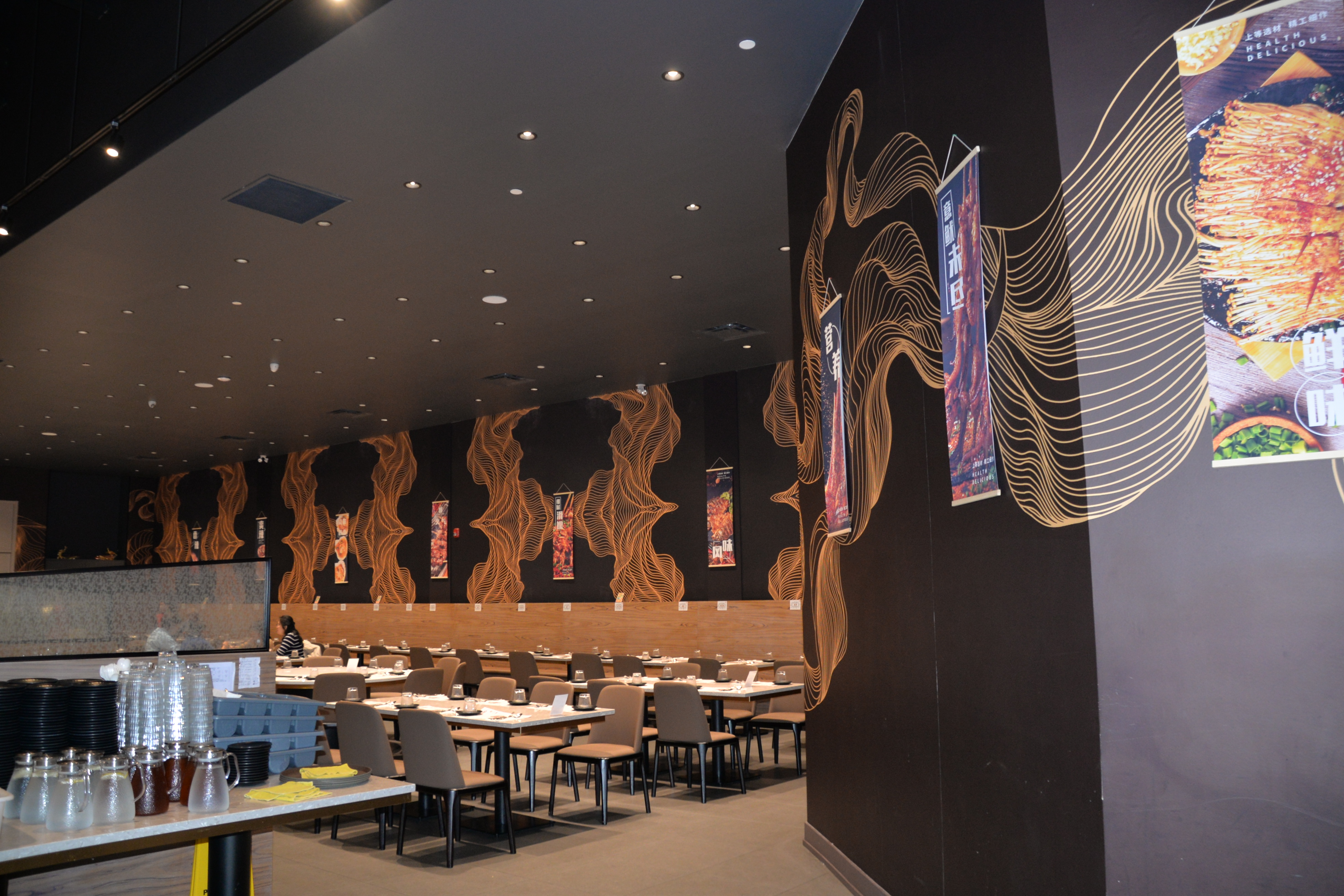 Asian Dragon Buffet��֮��ʢ��ҵ����λ��������ºع���ʢ��