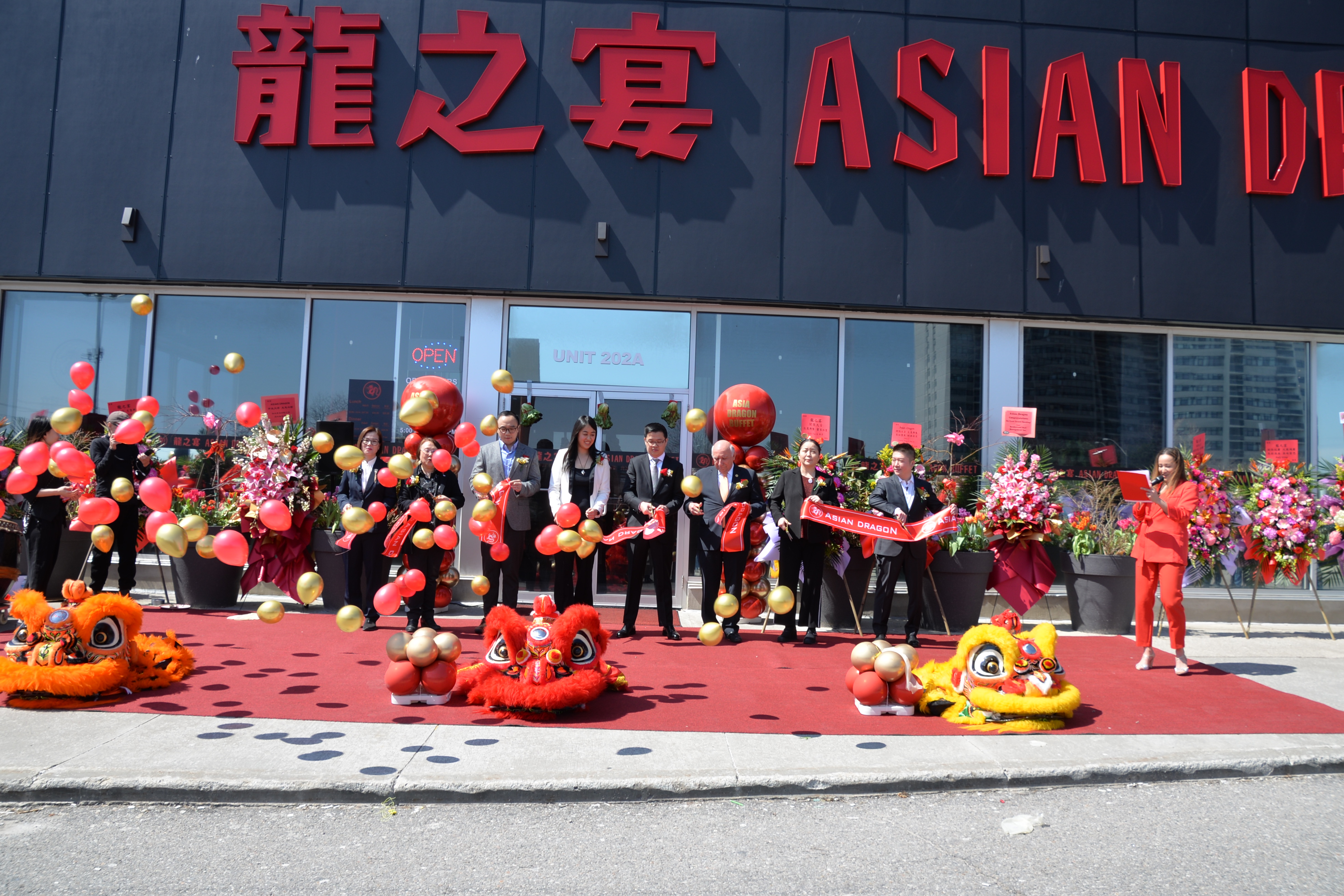 Asian Dragon Buffet��֮��ʢ��ҵ����λ��������ºع���ʢ��