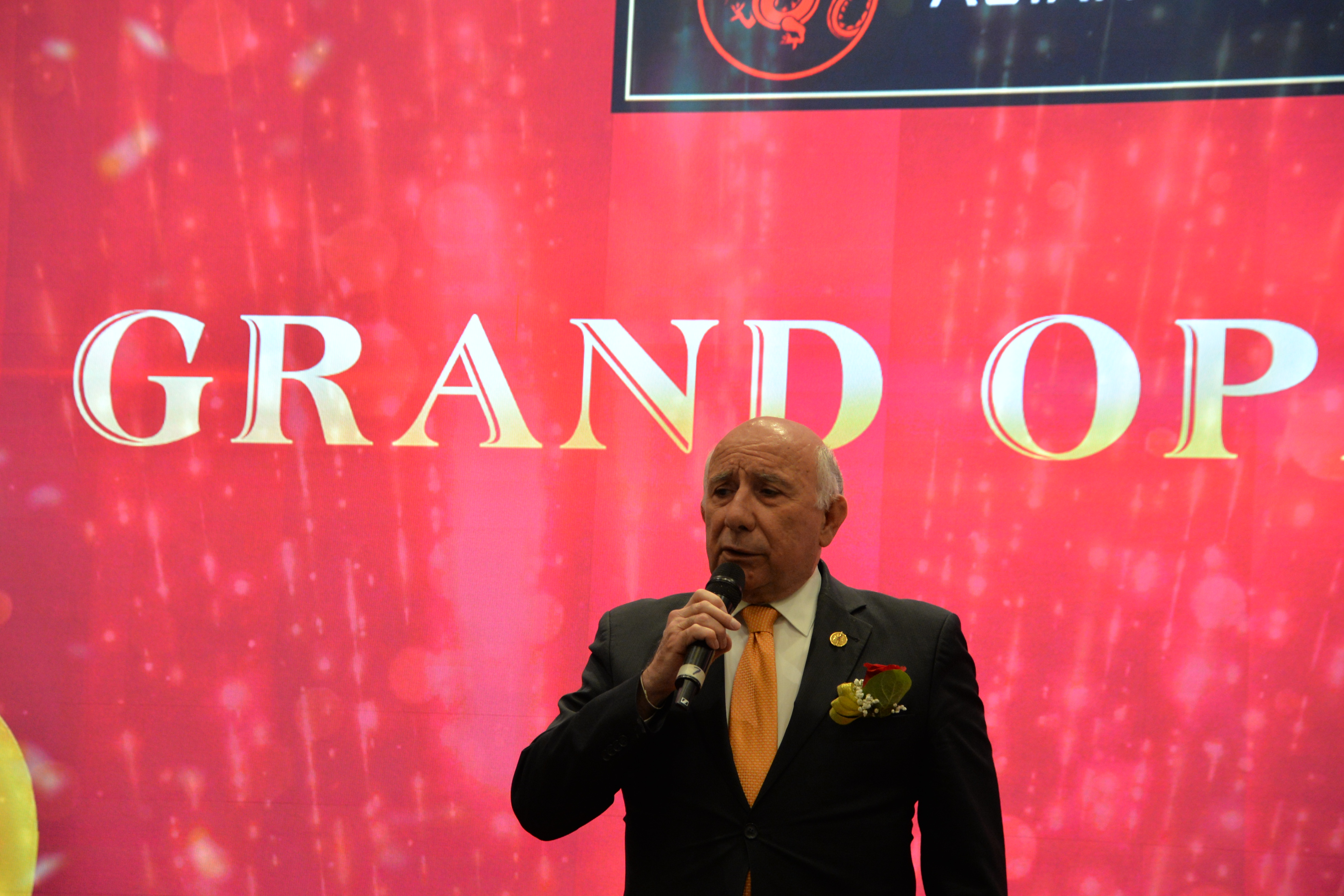 Asian Dragon Buffet��֮��ʢ��ҵ����λ��������ºع���ʢ��