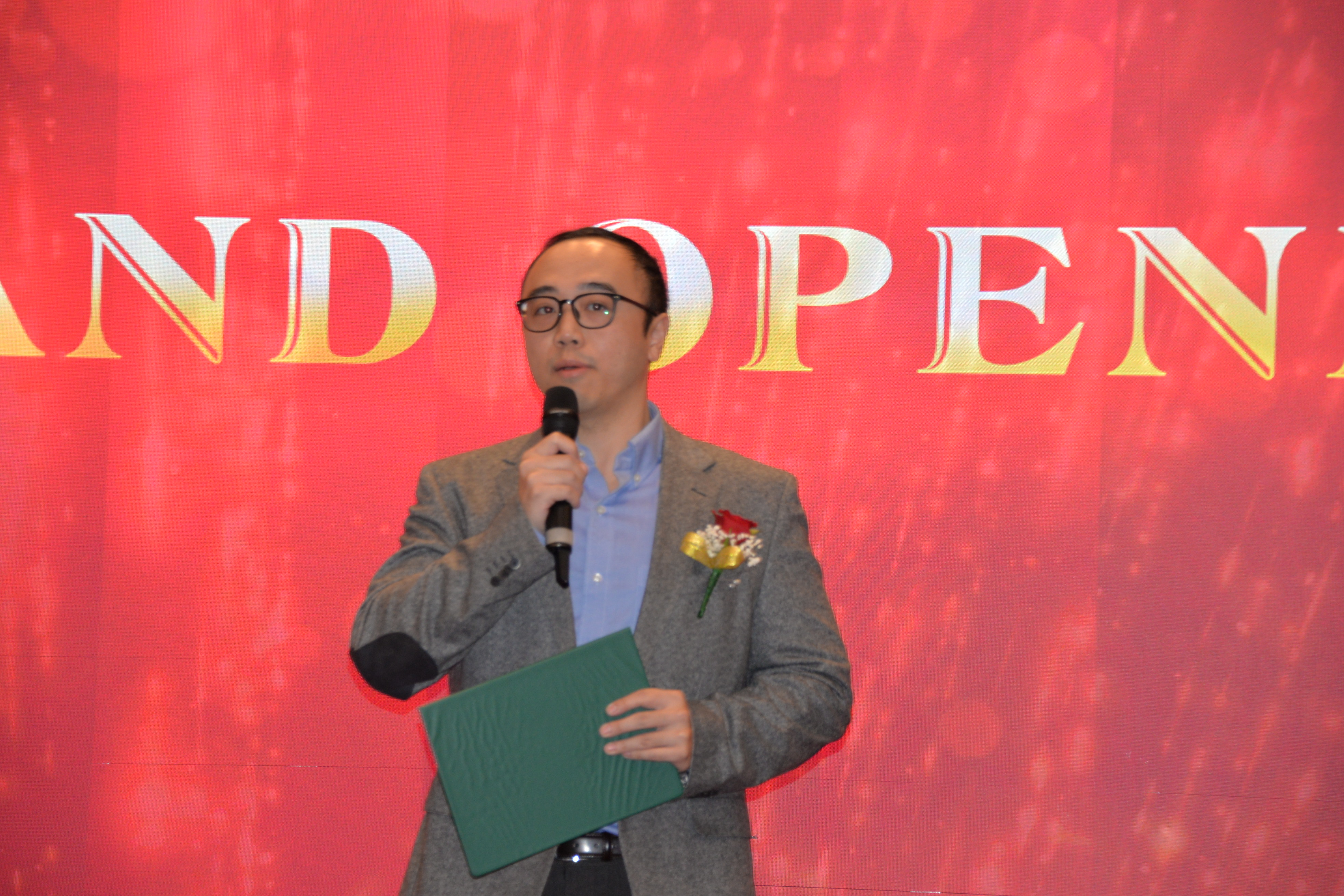 Asian Dragon Buffet��֮��ʢ��ҵ����λ��������ºع���ʢ��