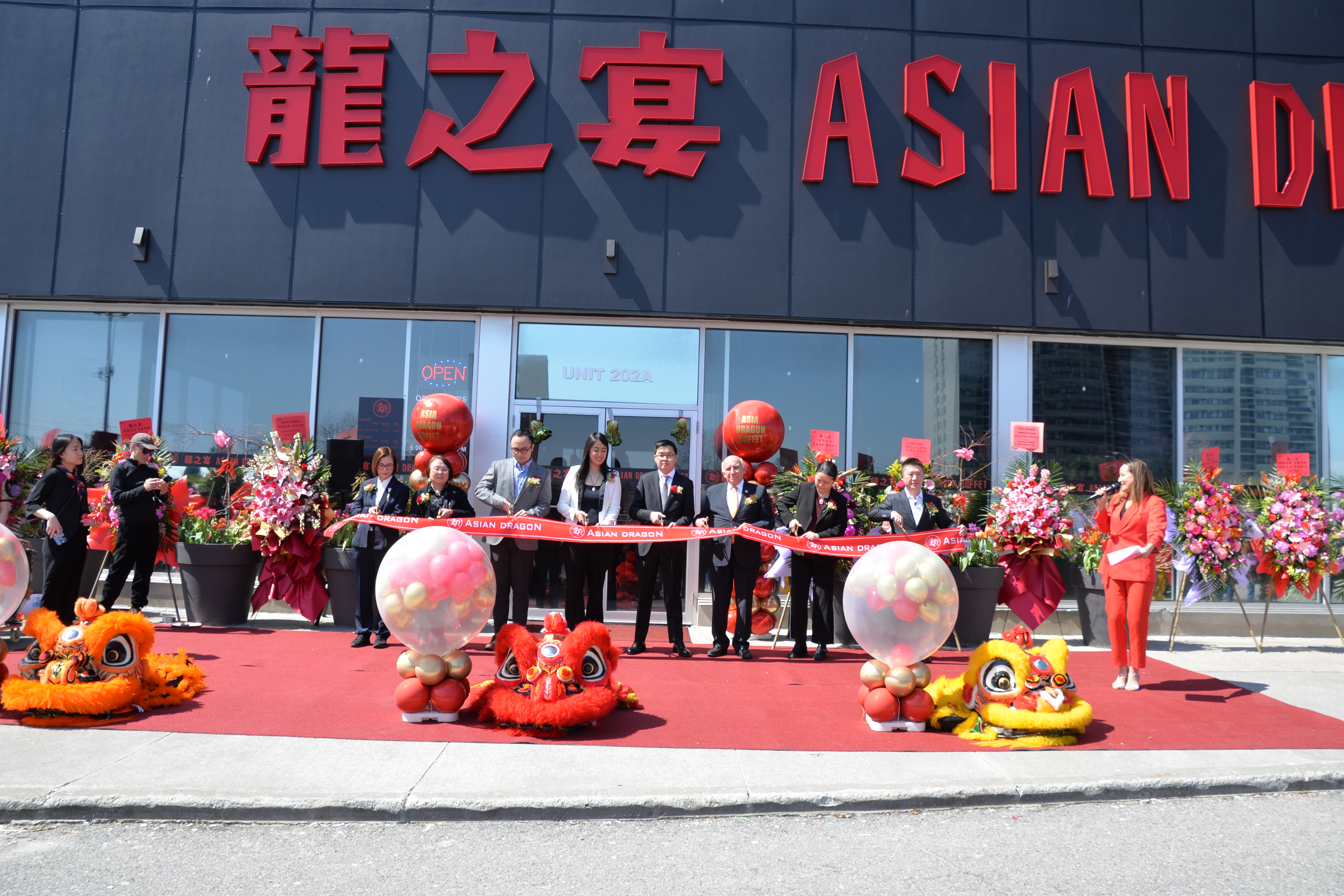 Asian Dragon Buffet��֮��ʢ��ҵ����λ��������ºع���ʢ��