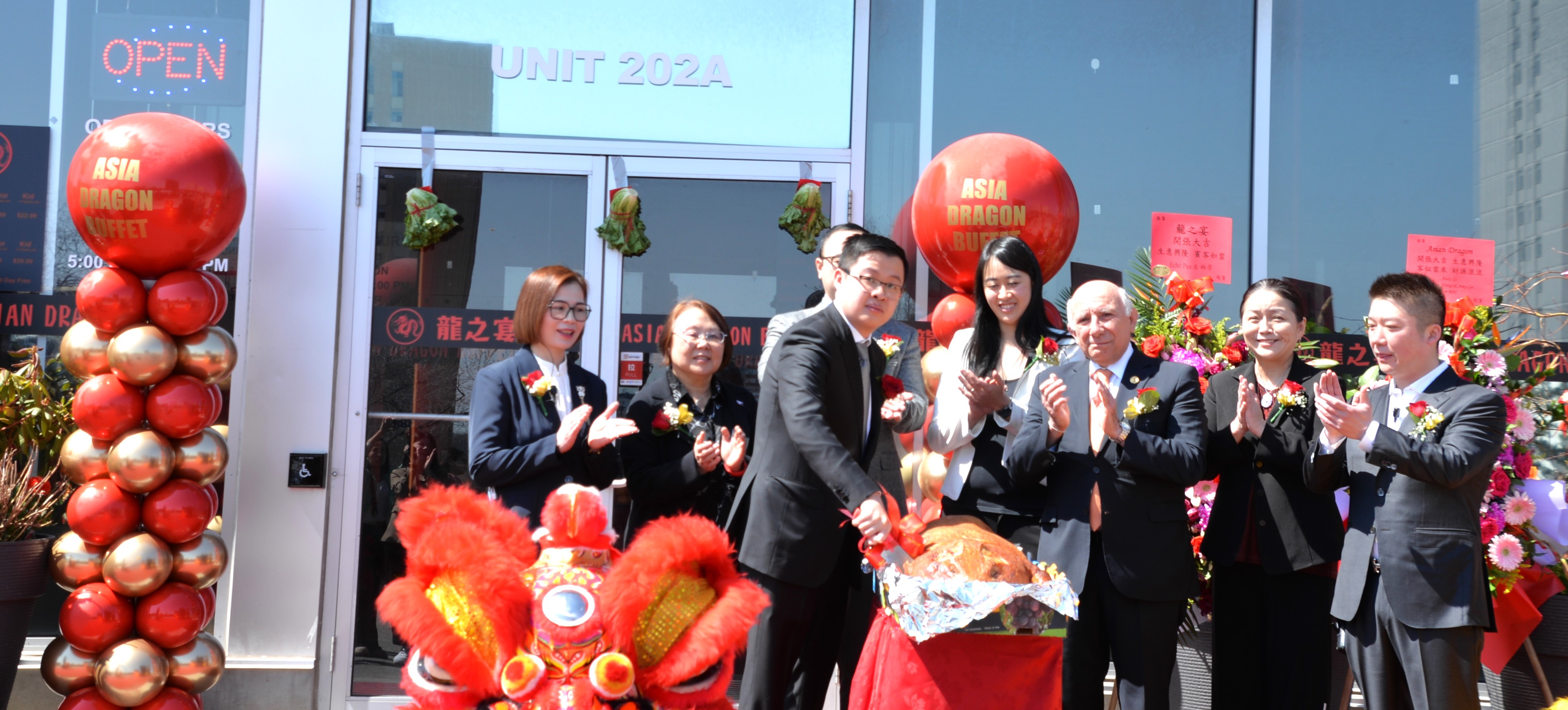 Asian Dragon Buffet��֮��ʢ��ҵ����λ��������ºع���ʢ��