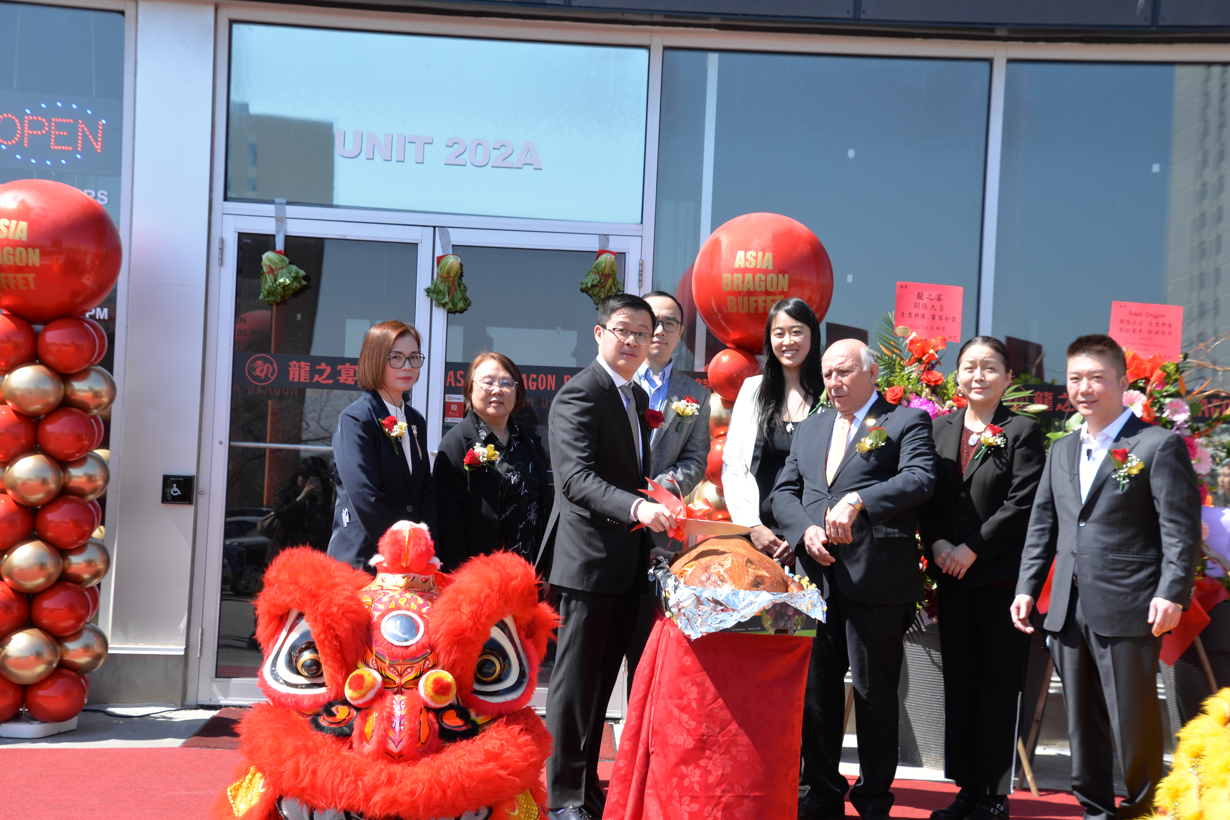 Asian Dragon Buffet��֮��ʢ��ҵ����λ��������ºع���ʢ��