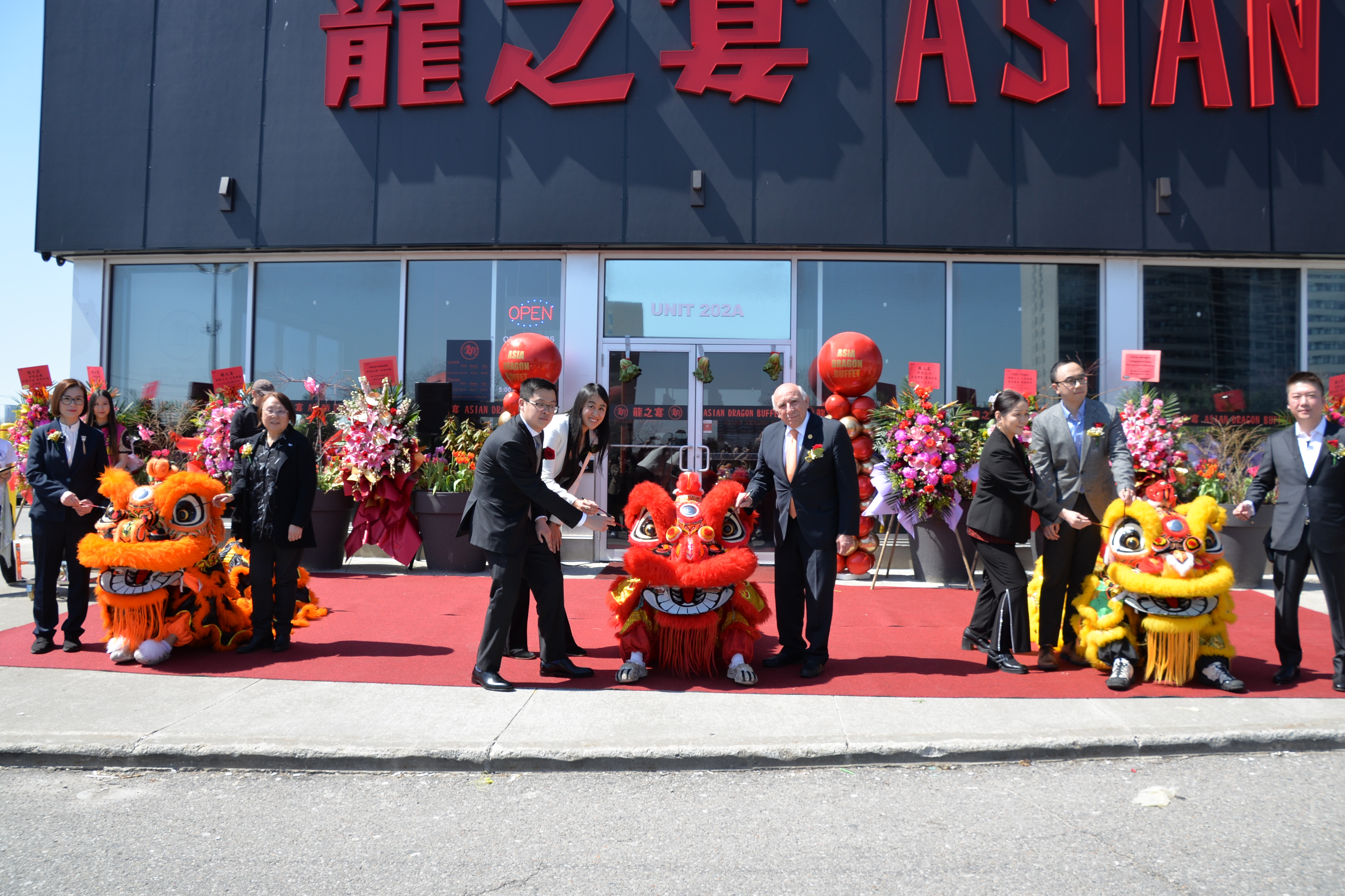 Asian Dragon Buffet��֮��ʢ��ҵ����λ��������ºع���ʢ��