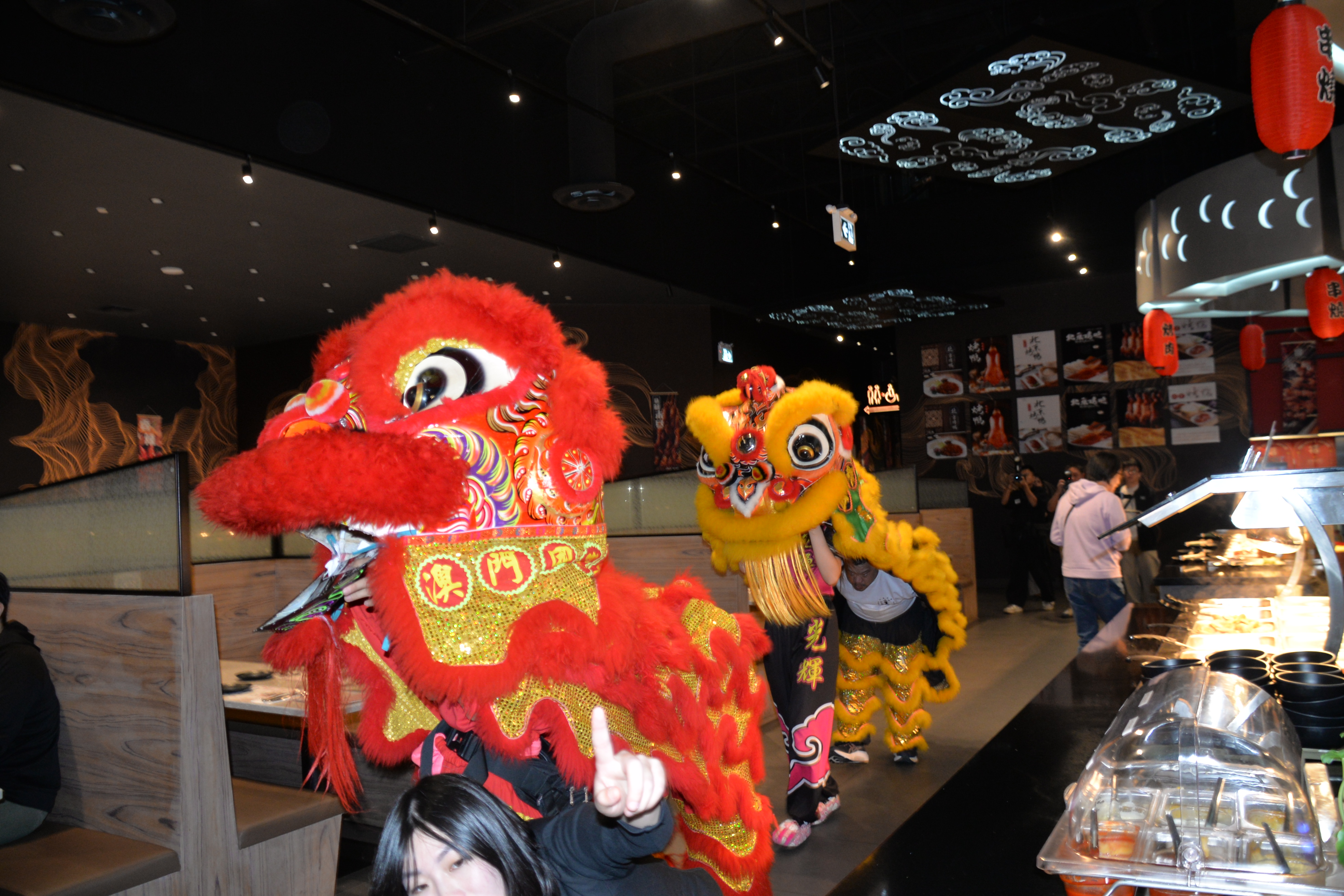 Asian Dragon Buffet��֮��ʢ��ҵ����λ��������ºع���ʢ��