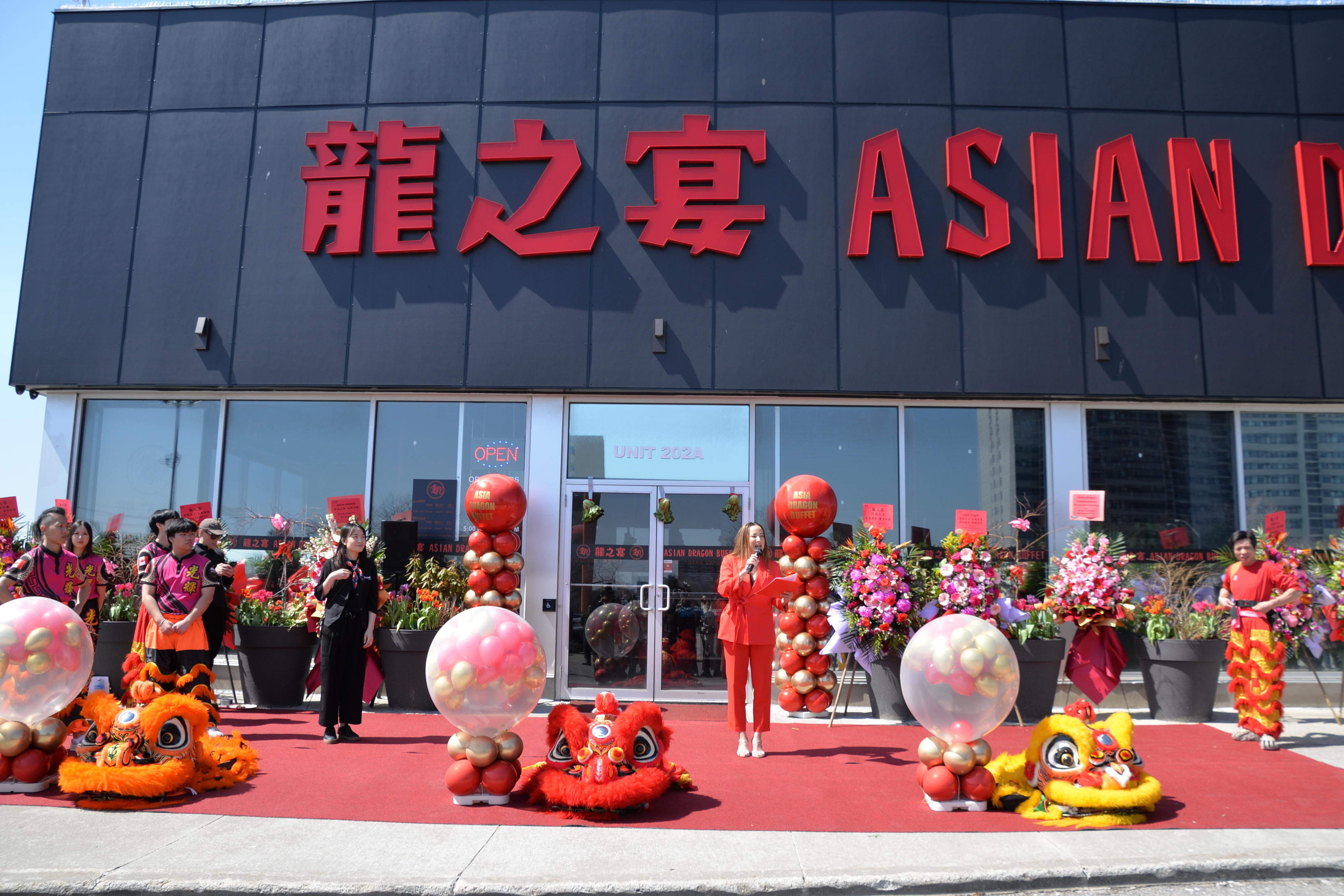 Asian Dragon Buffet��֮��ʢ��ҵ����λ��������ºع���ʢ��