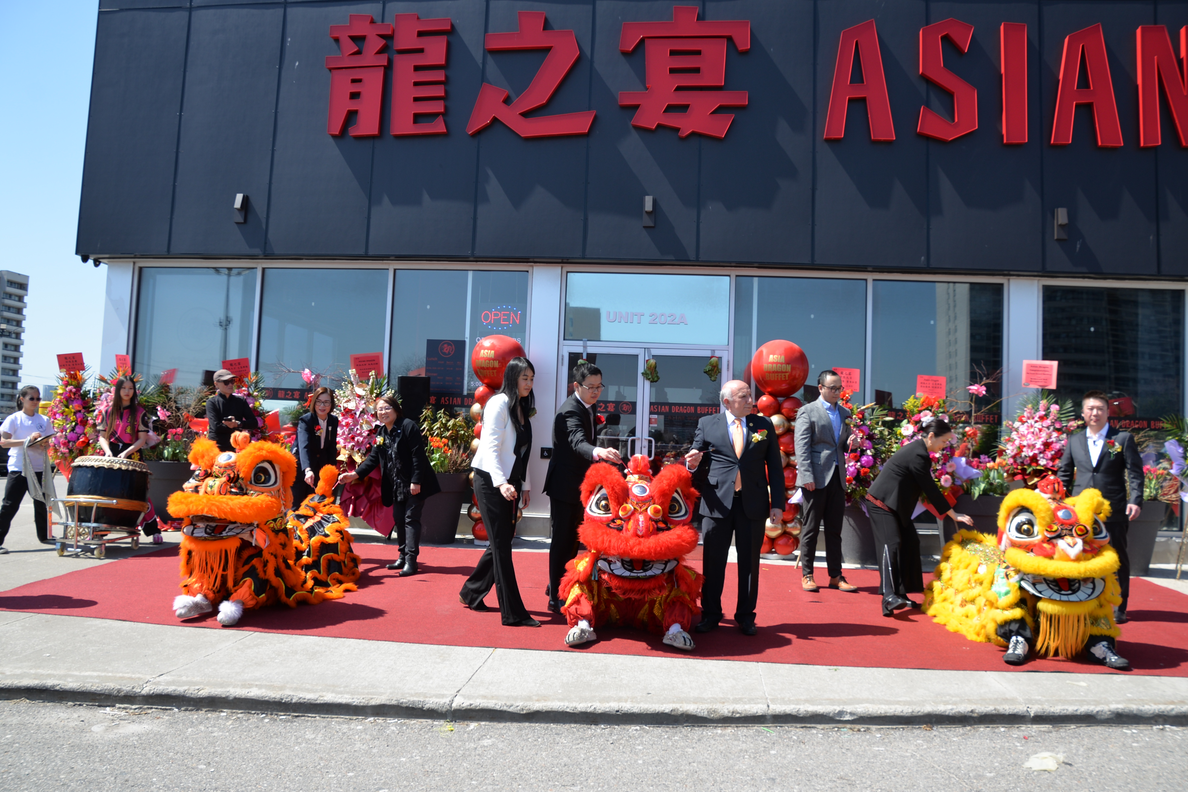 Asian Dragon Buffet��֮��ʢ��ҵ����λ��������ºع���ʢ��