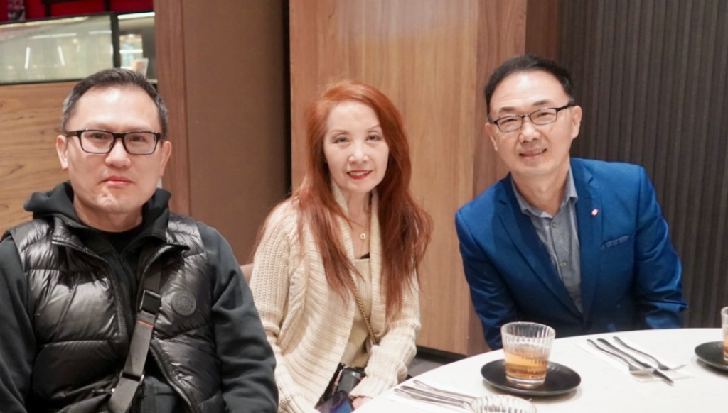 Asian Dragon Buffet��֮��ʢ��ҵ����λ��������ºع���ʢ��