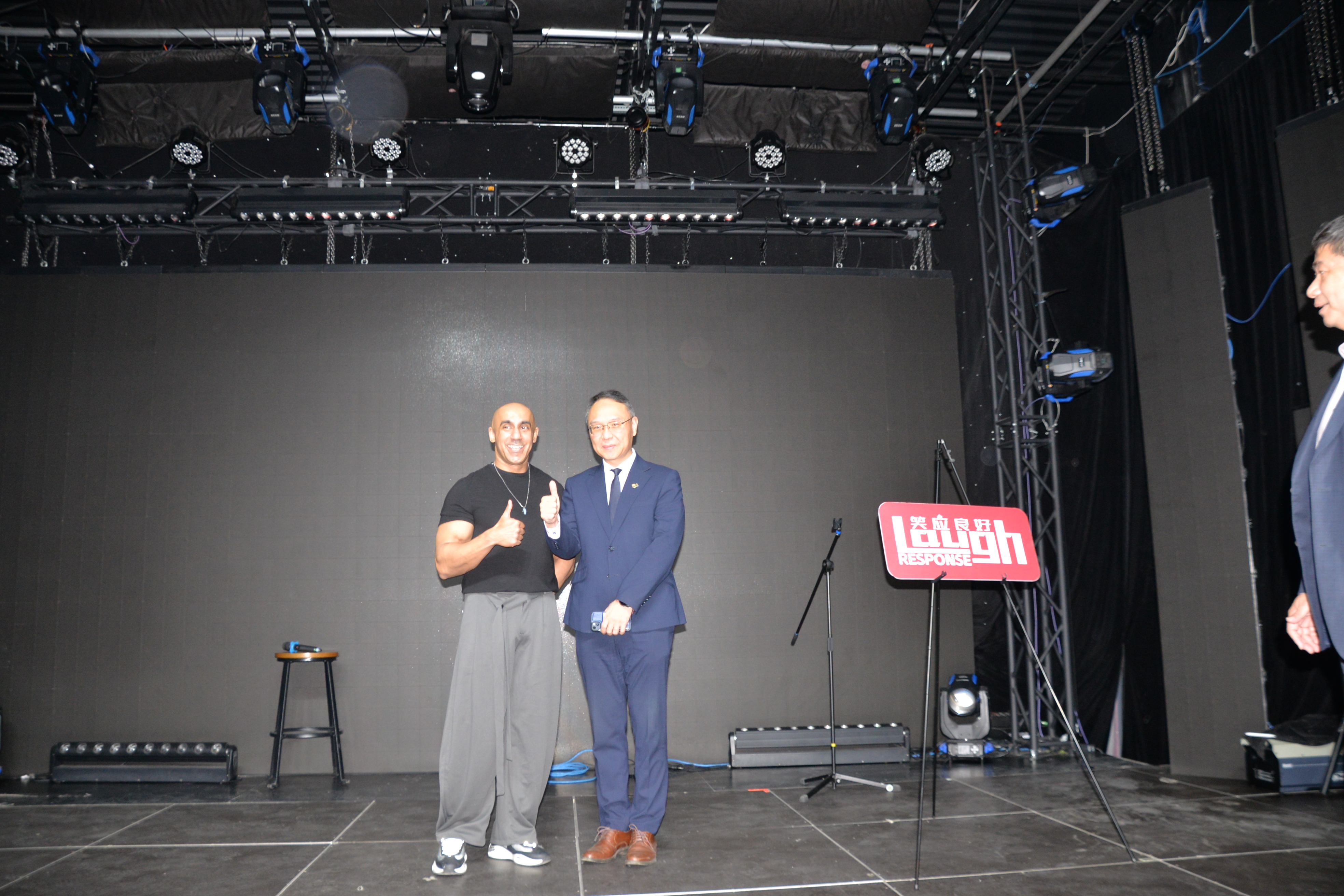 ը��һ��Ӣ���������ġ��ո���׶ࣺȫ���Ʒ����ⳡ�ݳ�̫����