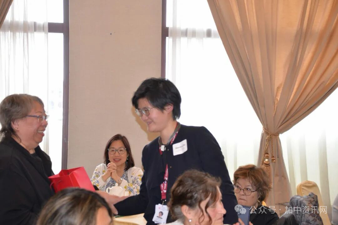 �ȕ���ͥ�t�����ĔUչ���ա��ӏ���s�˅^��ʿ�α������ṩ�t����