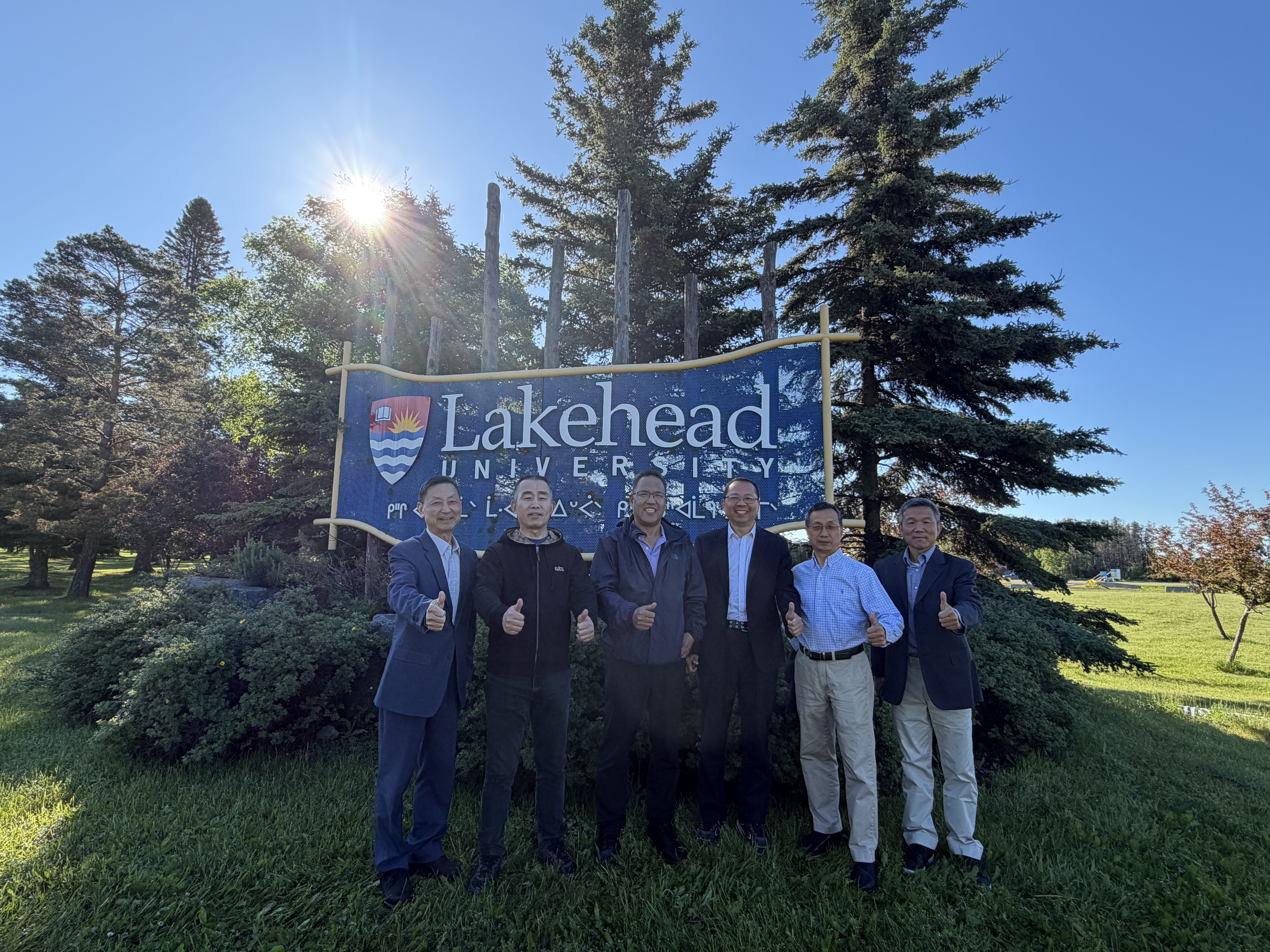 ����У�����˿����Ÿ���ʡThunder Bay��չͶ�����ҵ�������콻