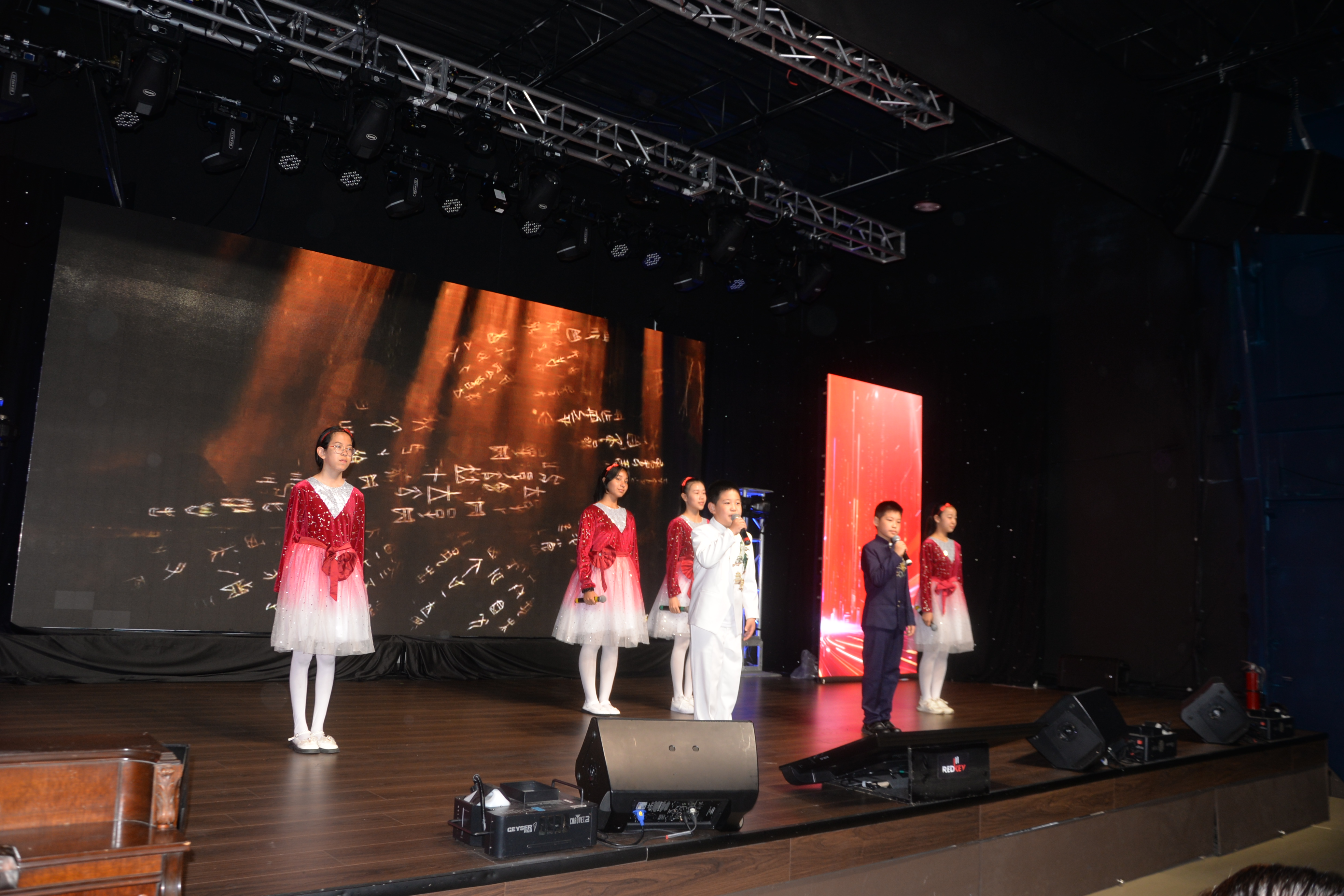 ���׶໪���ܻ�ٰ����������ͼƬչ ���׶��Ƚ繲�����й�����7