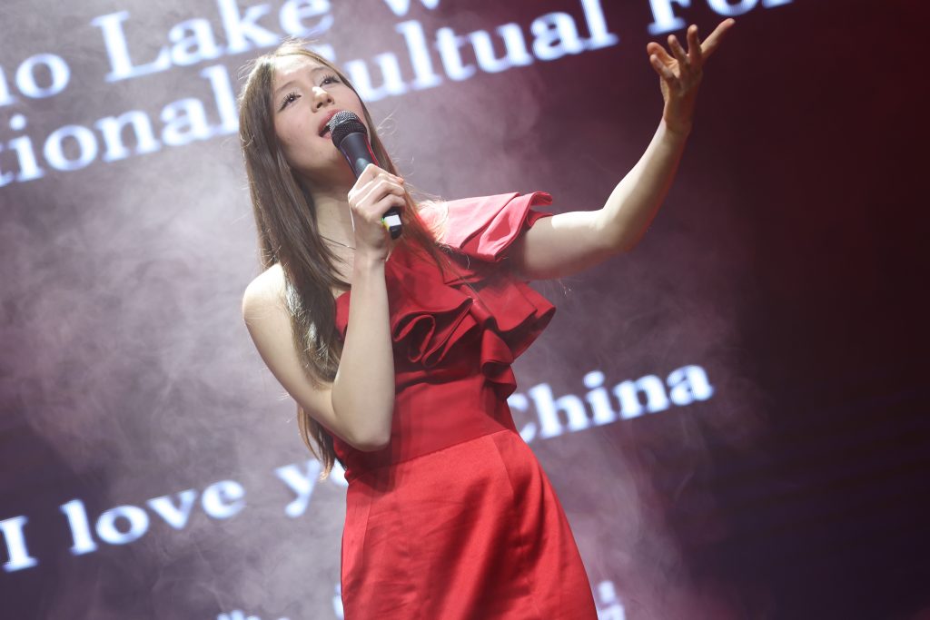 安湖环球文化公司暨安湖西东国际文化论坛正式创立新闻发布会圆满