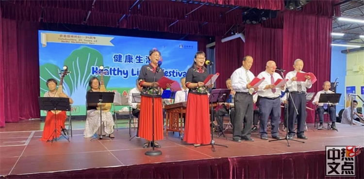 加拿大新华人联合会参加菩提禅修中心举办的白菜豆腐健康生活庙会