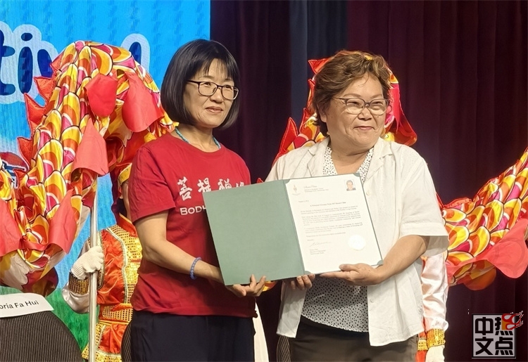 加拿大新华人联合会参加菩提禅修中心举办的白菜豆腐健康生活庙会