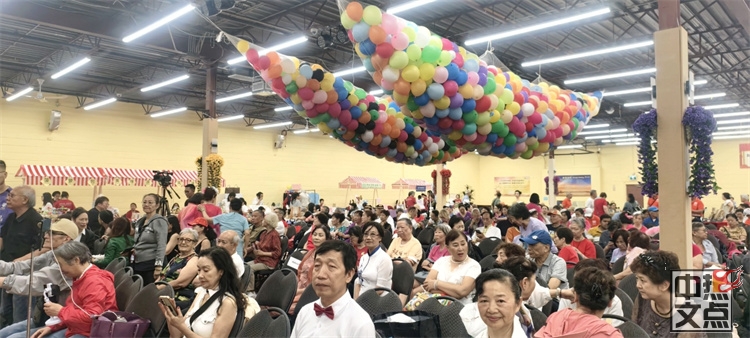 加拿大新华人联合会参加菩提禅修中心举办的白菜豆腐健康生活庙会