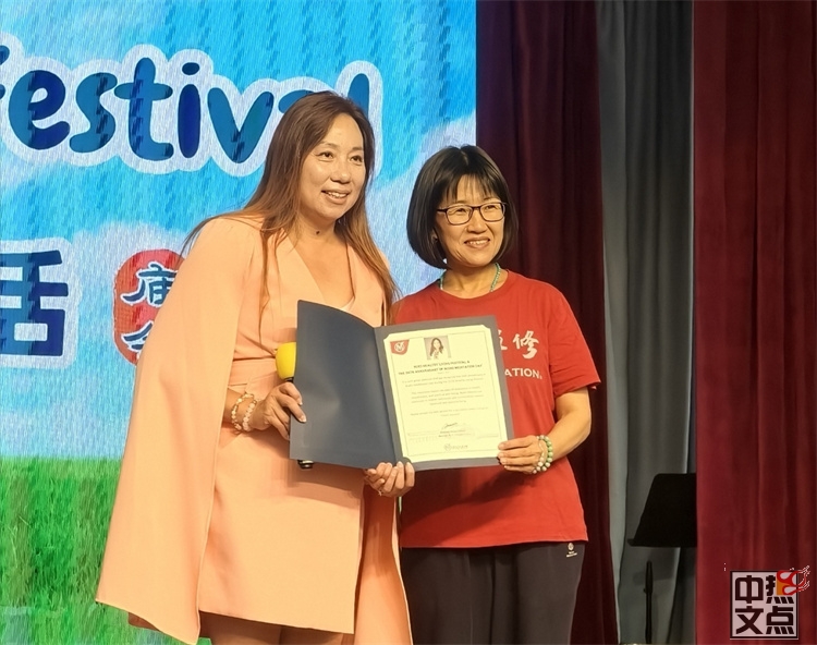 加拿大新华人联合会参加菩提禅修中心举办的白菜豆腐健康生活庙会