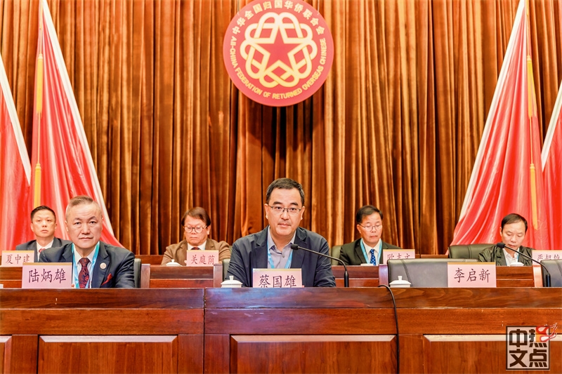 ½���۳�ϯ��ɽ�и��������߽�����Ⱦ���������������ϯ������