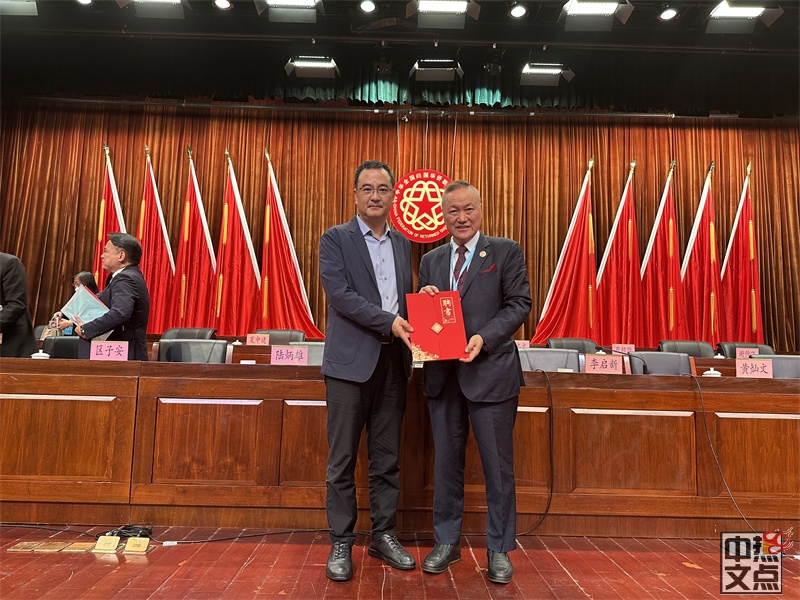 ½���۳�ϯ��ɽ�и��������߽�����Ⱦ���������������ϯ������