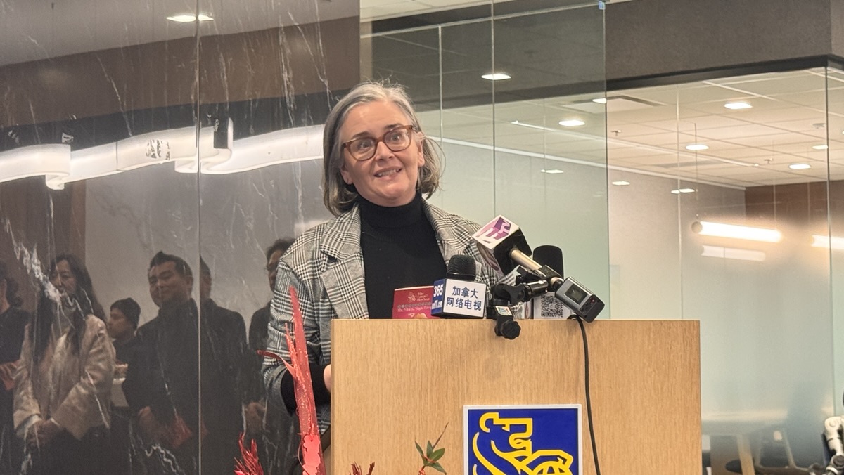 ���׶ഺ���̻����2��14-15���𺳿��� ����ζ�컨�塱�ع飡