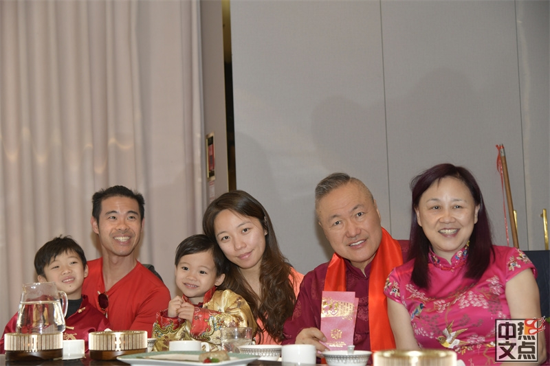 37载风雨同行马年再启新程-加雄集团总裁陆炳雄携全体员工恭贺新