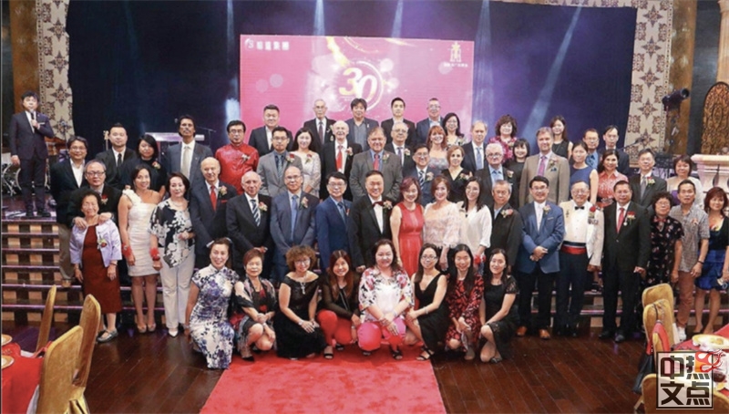 37载风雨同行马年再启新程-加雄集团总裁陆炳雄携全体员工恭贺新