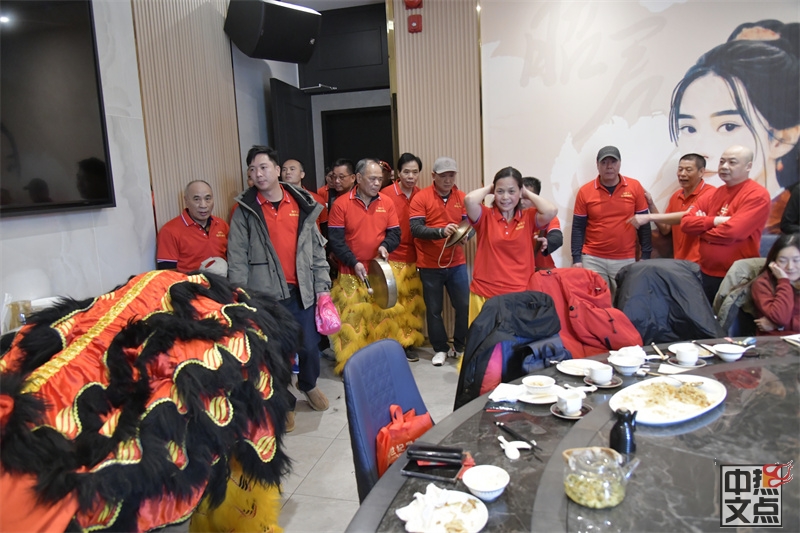 37载风雨同行马年再启新程-加雄集团总裁陆炳雄携全体员工恭贺新