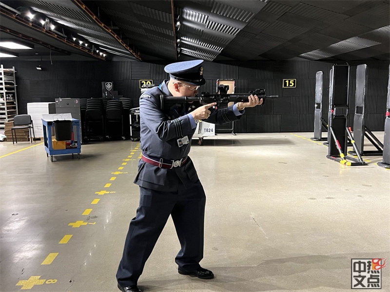 香港航空团荣誉少校陆炳雄三次获邀参与皮尔区警察局警察总长体验