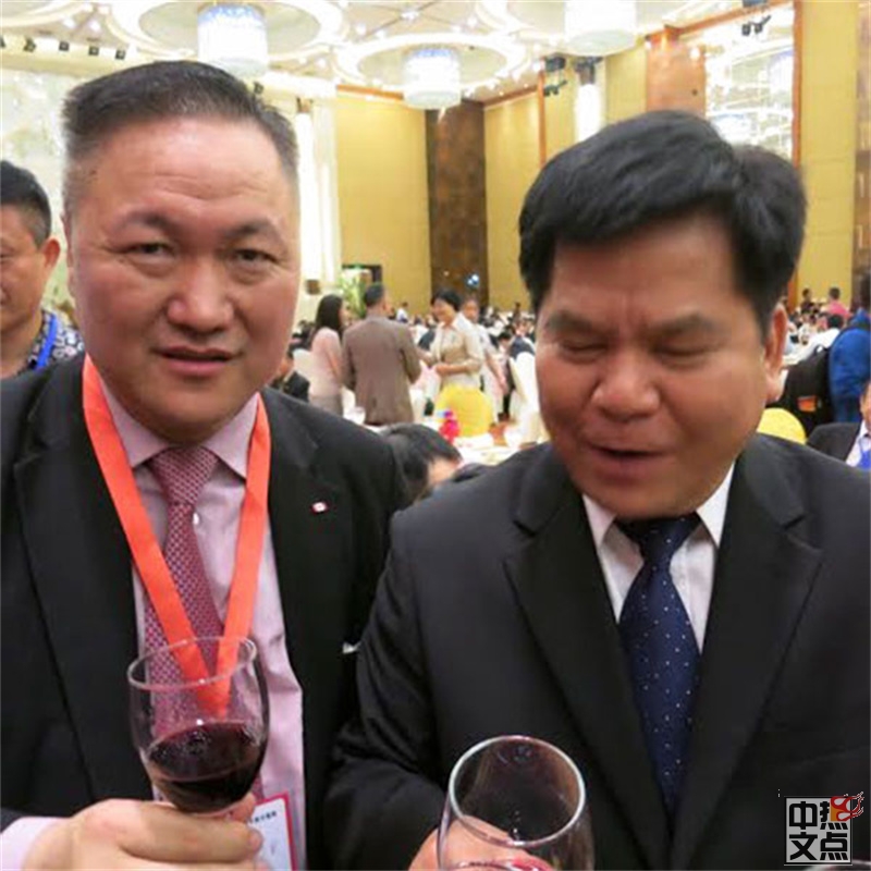 “侨连五洲·七彩云南”第22届东盟华商会昆明隆重举行,陆炳雄应