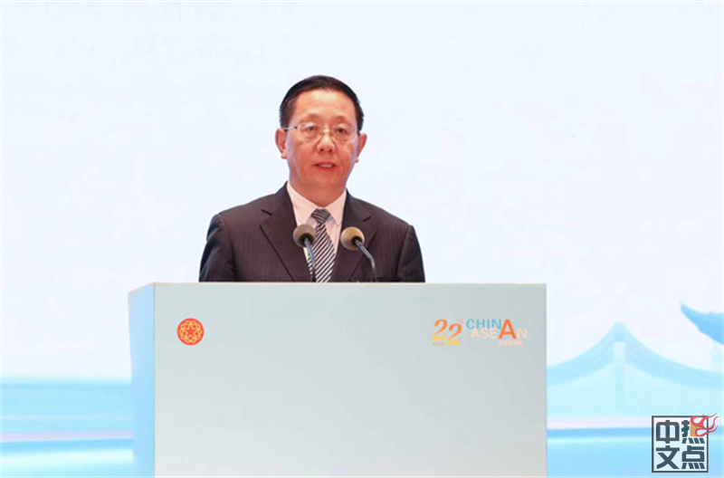“侨连五洲·七彩云南”第22届东盟华商会昆明隆重举行,陆炳雄应