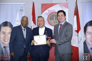 加雄集团总裁陆炳雄荣获联邦国会议员陈圣源颁发“加拿