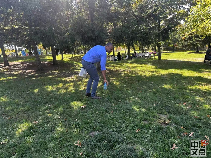 ������Ȼ�𾴵�һ�δ����� ���׶�����Ա����ı��ƽ���ƾ�