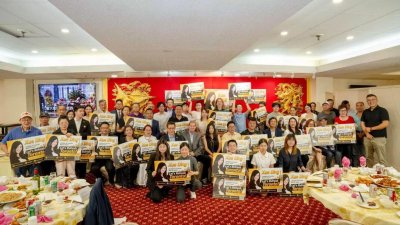 �ö��׶��Ȼһ�£�����Ů�Ժ�ѡ�˶�ѩ��ѡ����������